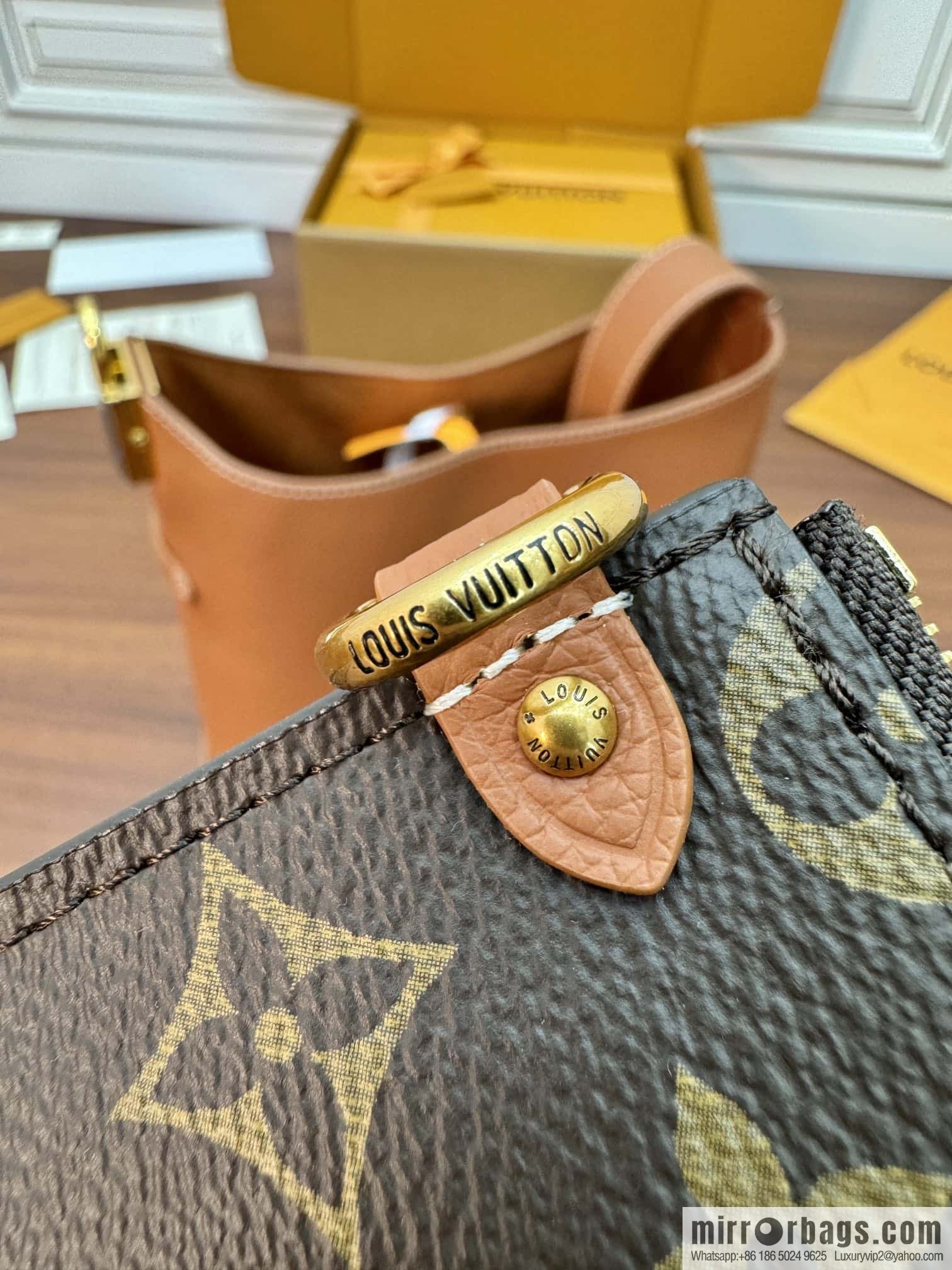LV M25354 Low Key Hobo PM