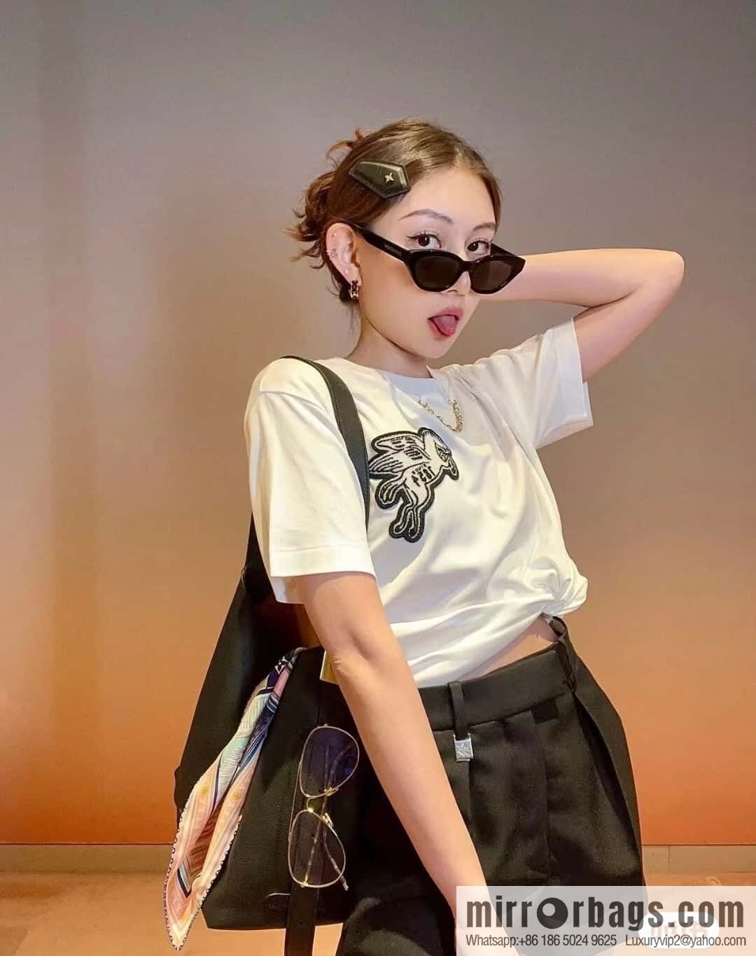 LV M25352 Low Key Hobo PM