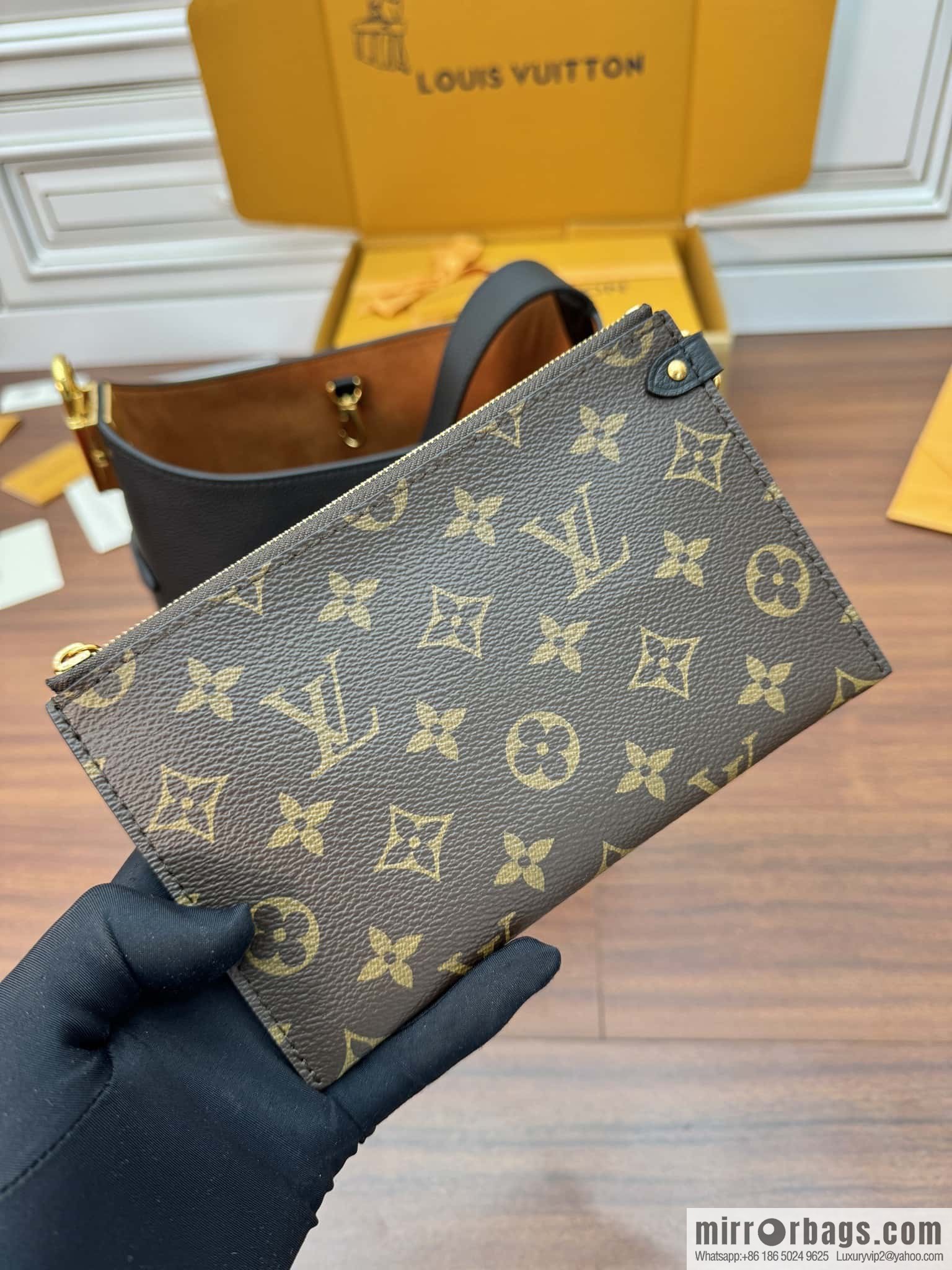 LV M25352 Low Key Hobo PM