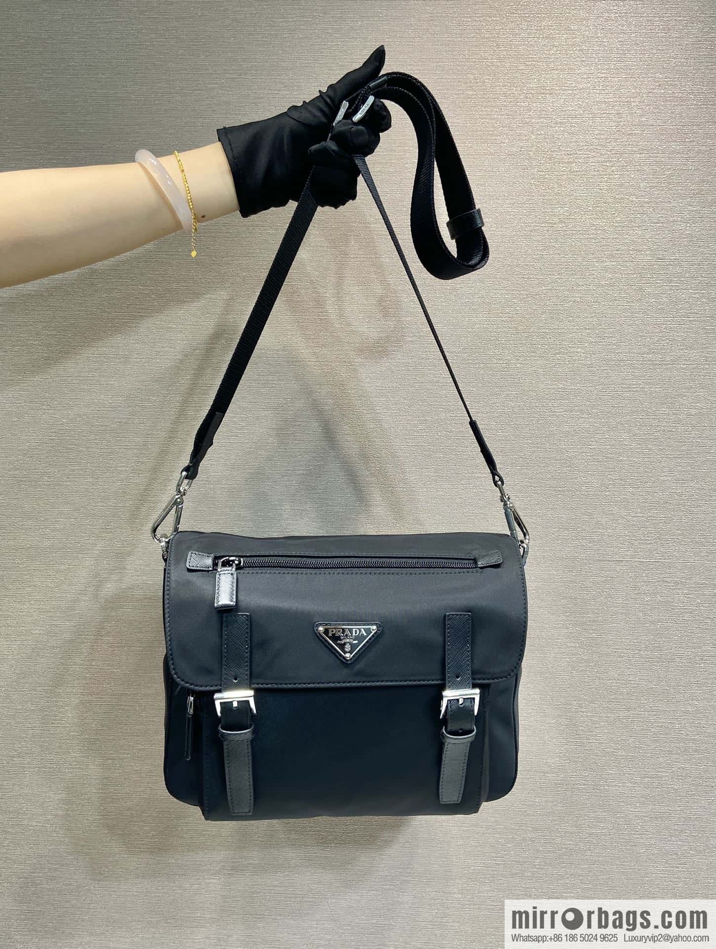 PRADA 🎉 new mailman bag 🎉 2VD071 plus belt