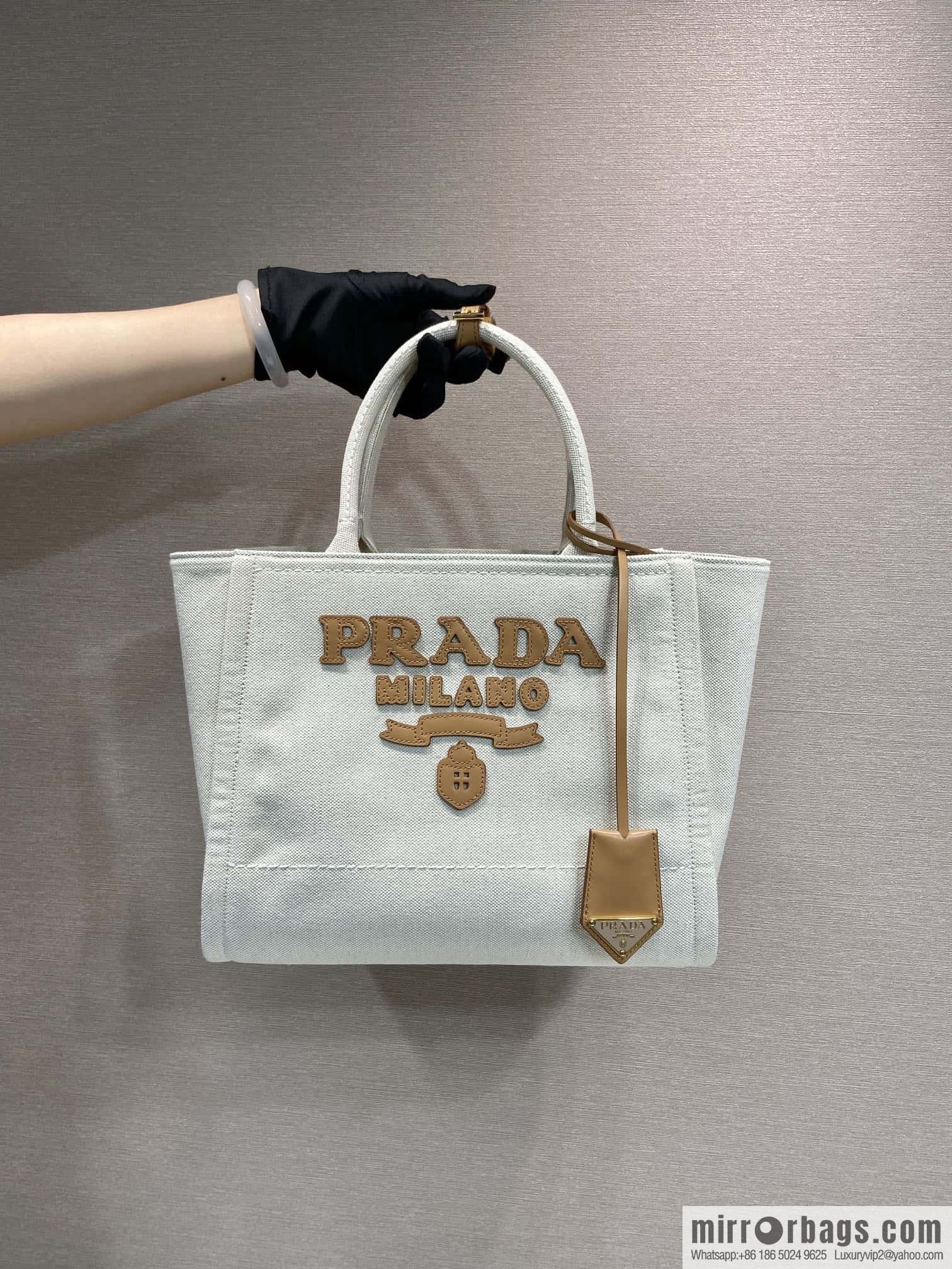 PRADA 🎉 new tote bag 🎉 1BG474
