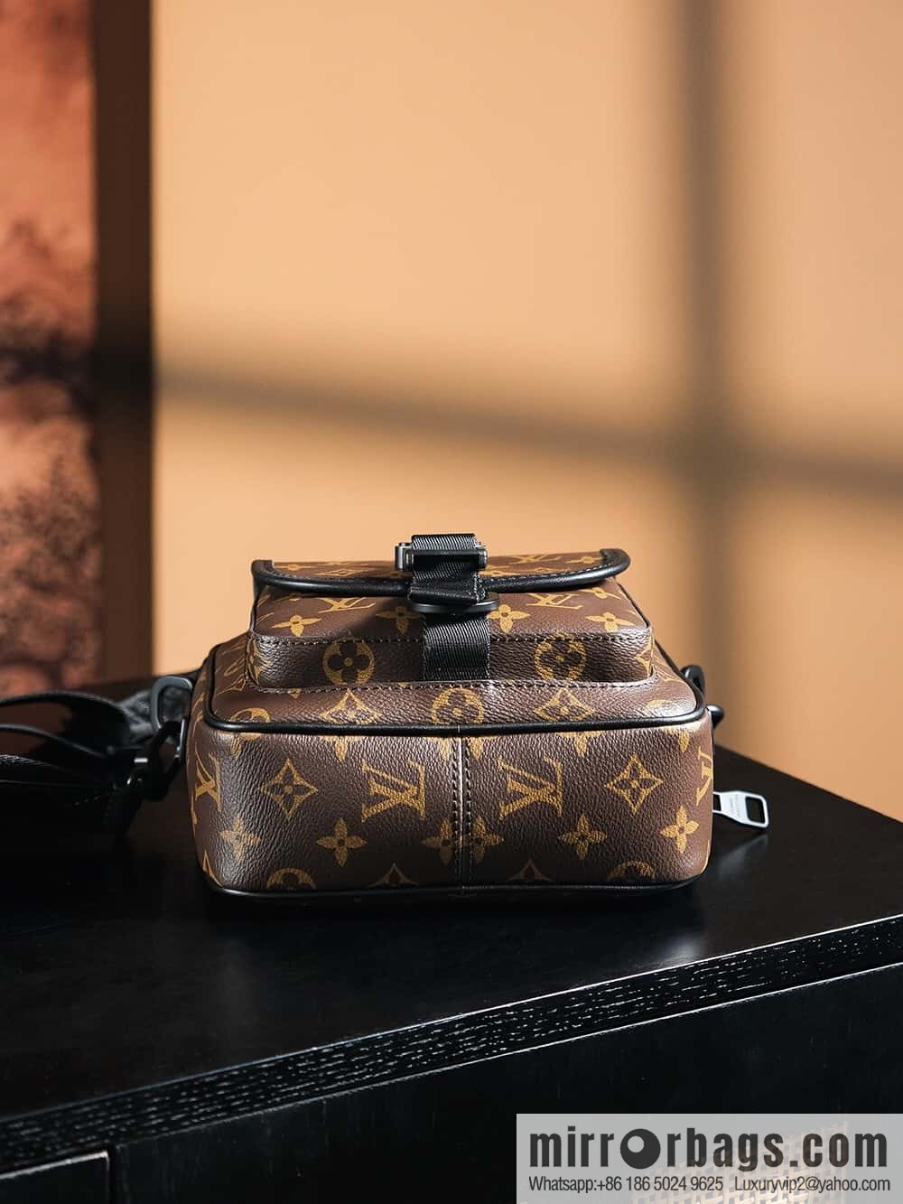 LV 𝐐𝐔𝐄𝐒𝐓 chip rhombus code messenger bag series #M