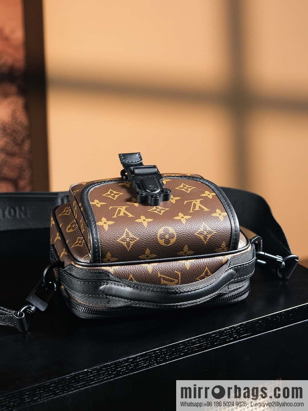 LV 𝐐𝐔𝐄𝐒𝐓 chip rhombus code messenger bag series #M