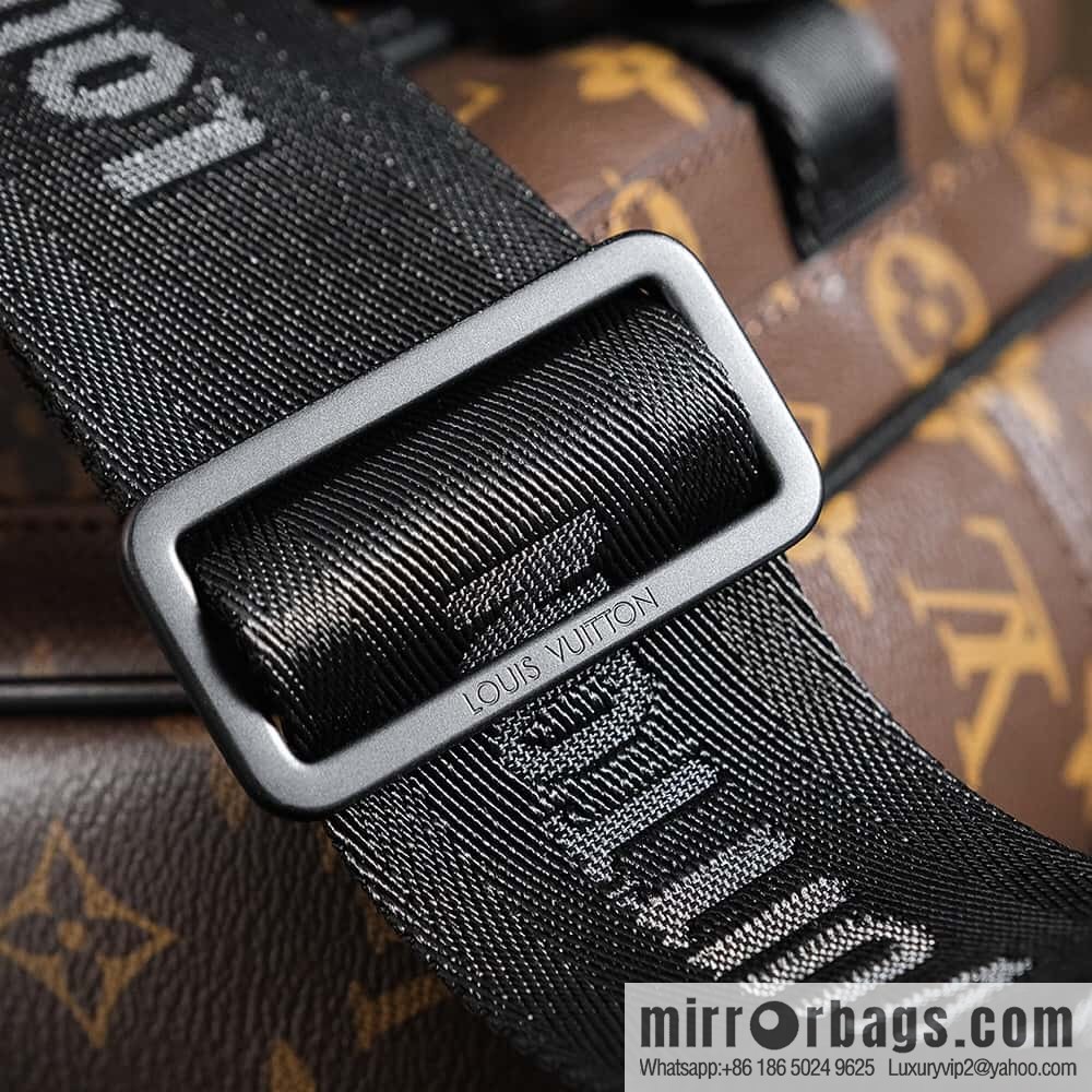 LV 𝐐𝐔𝐄𝐒𝐓 chip rhombus code messenger bag series #M