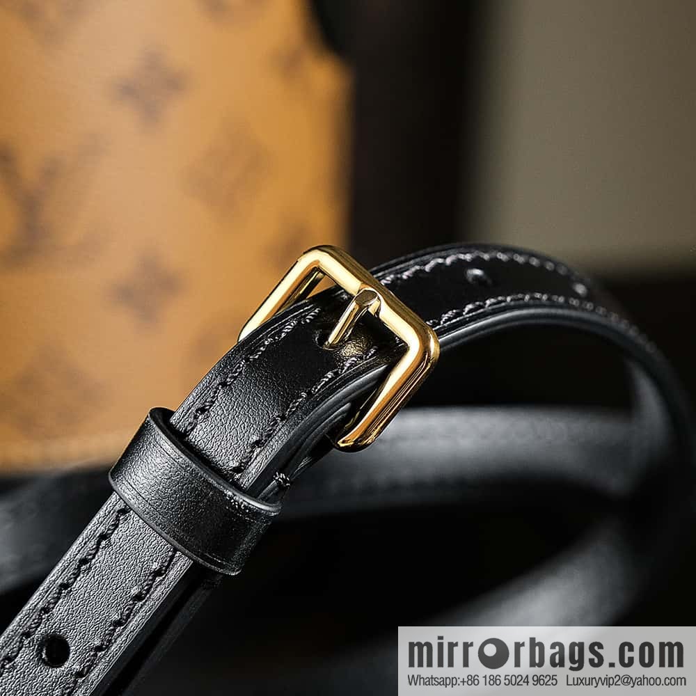 LV 𝐂𝐀𝐍𝐍𝐄𝐒 chip diamond beating code rice bucket bag series #M