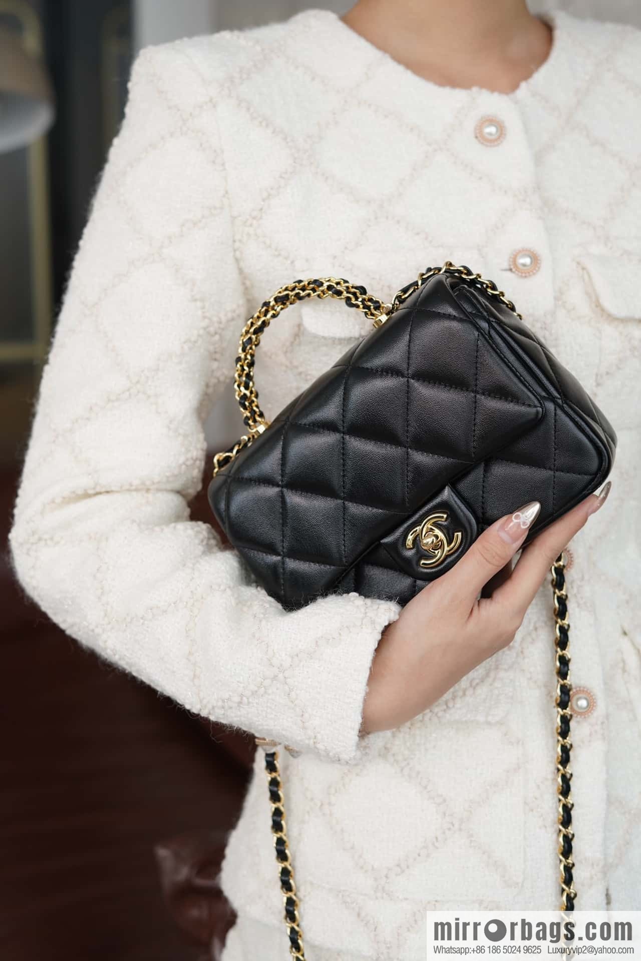 CHANEL 24b Flap New thick chain handle, fat square, small AS5032 B17665 94305