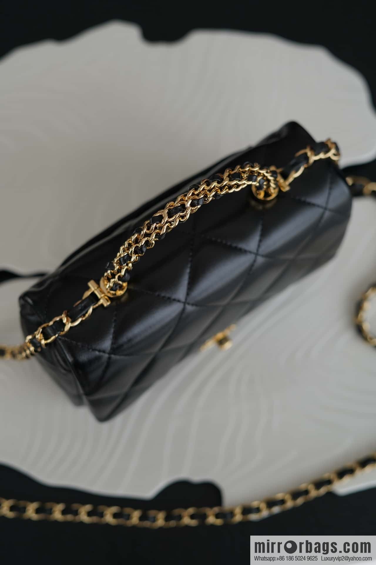 CHANEL 24b Flap New thick chain handle, fat square, small AS5032 B17665 94305