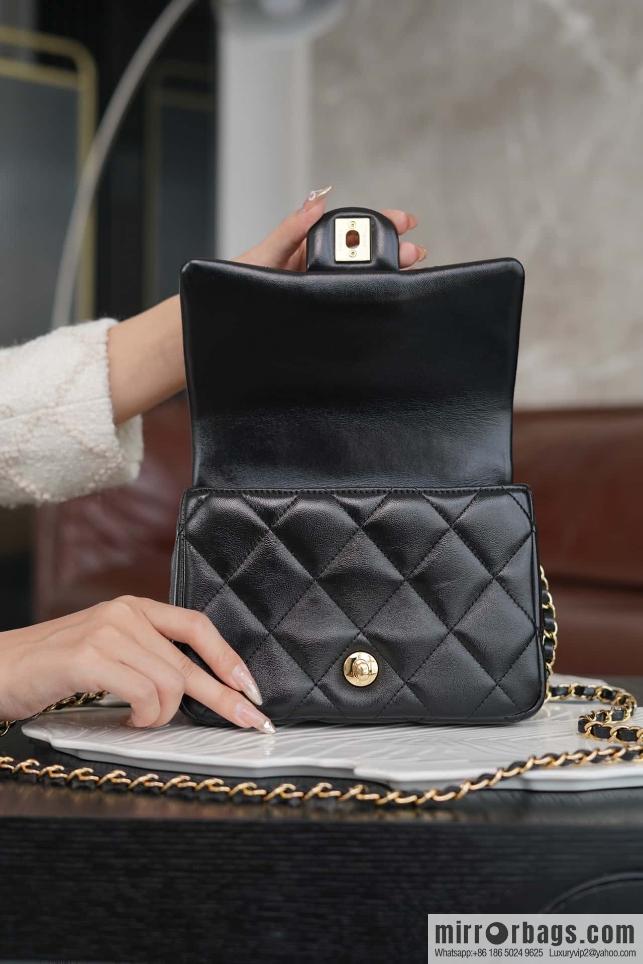 CHANEL 24b Flap New thick chain handle, fat square, small AS5032 B17665 94305