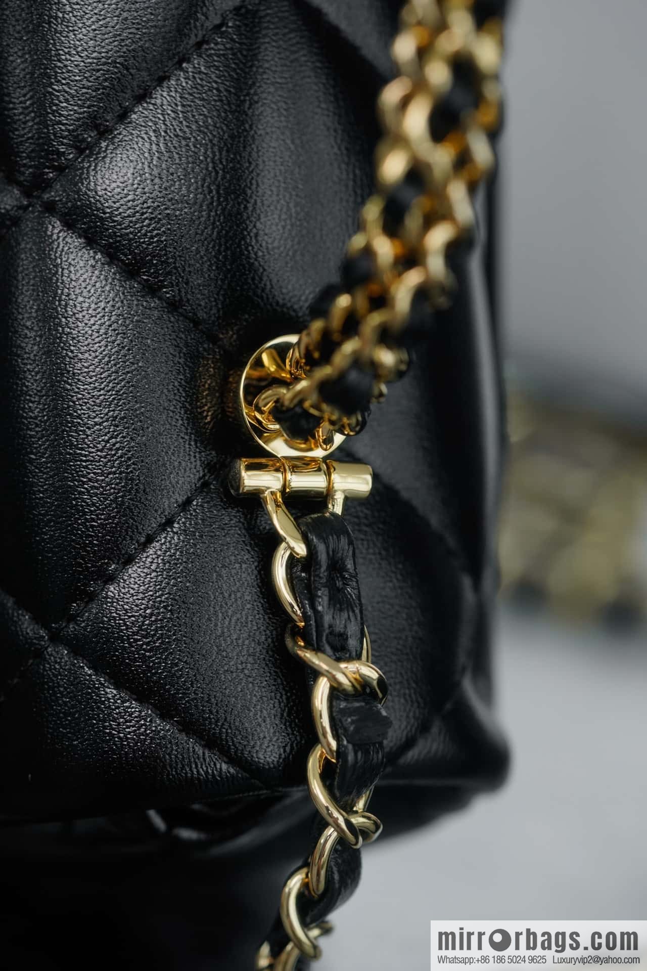 CHANEL 24b Flap New thick chain handle, fat square, small AS5032 B17665 94305