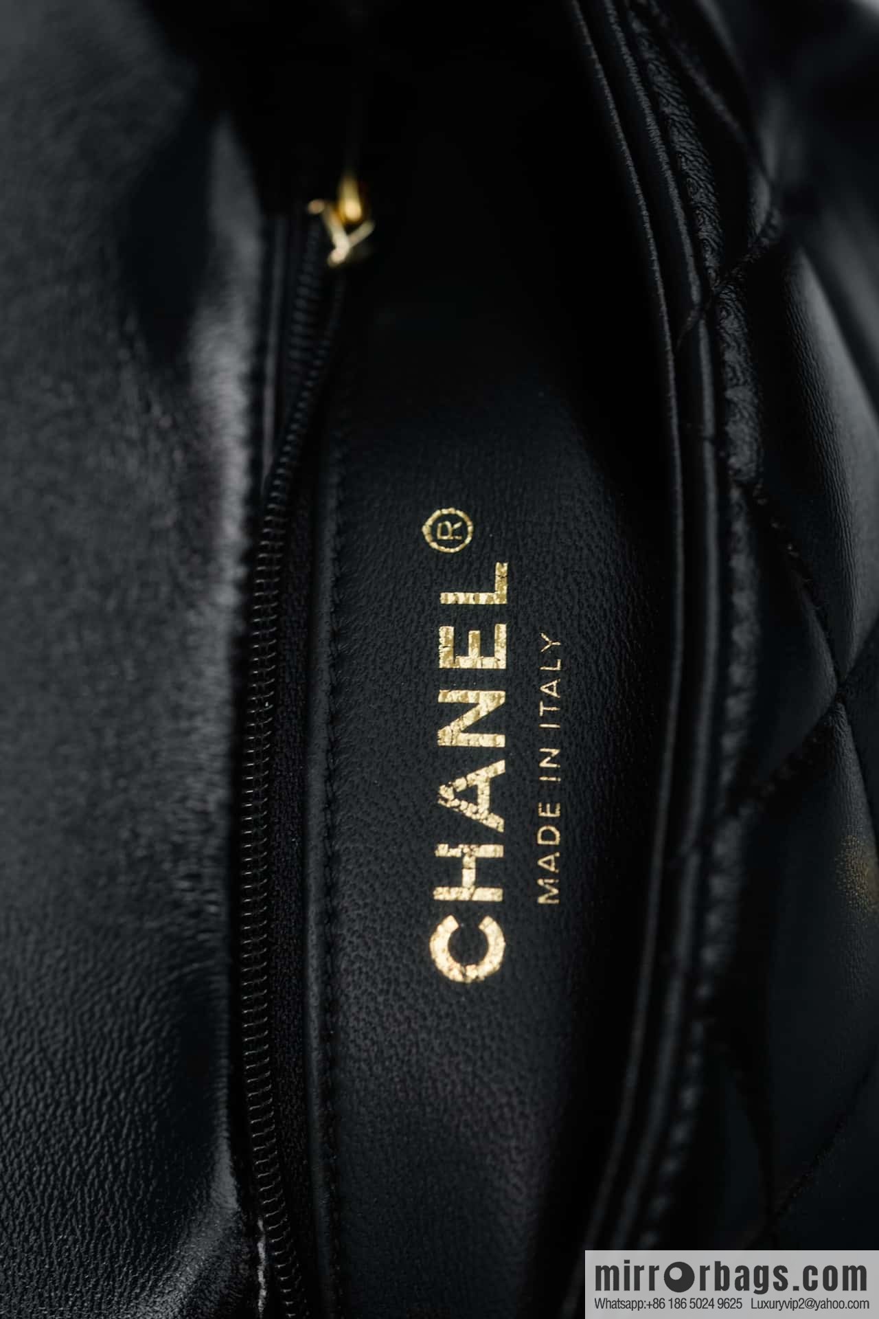 CHANEL 24b Flap New thick chain handle, fat square, small AS5032 B17665 94305