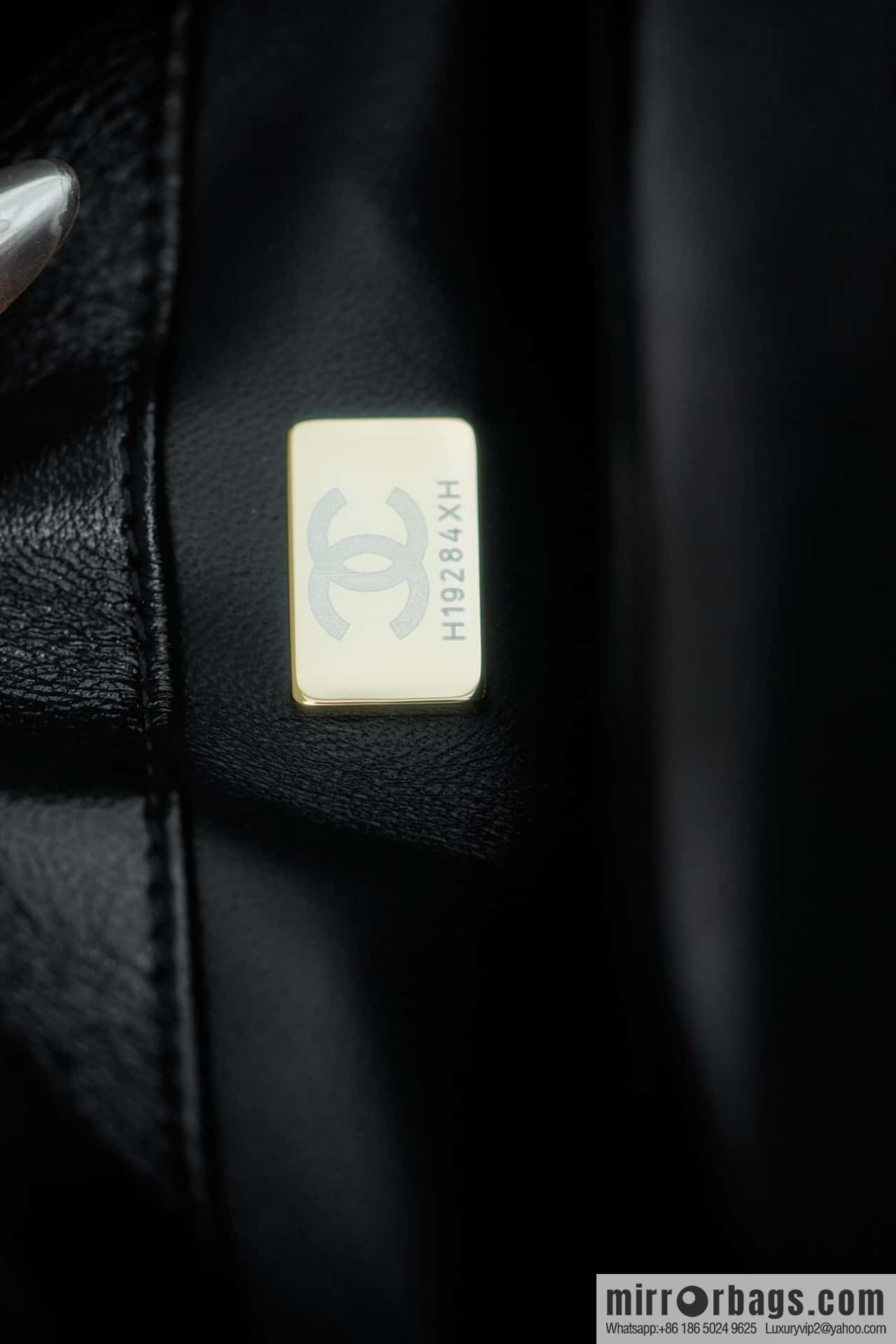 CHANEL 24b Flap New thick chain handle, fat square, small AS5032 B17665 94305