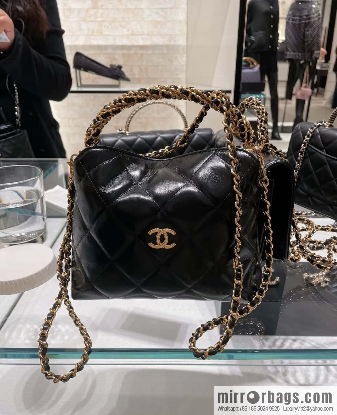 CHANEL 24b new thick chain handle, lunch box bag, black π€ AP4189 B17675 NZG79