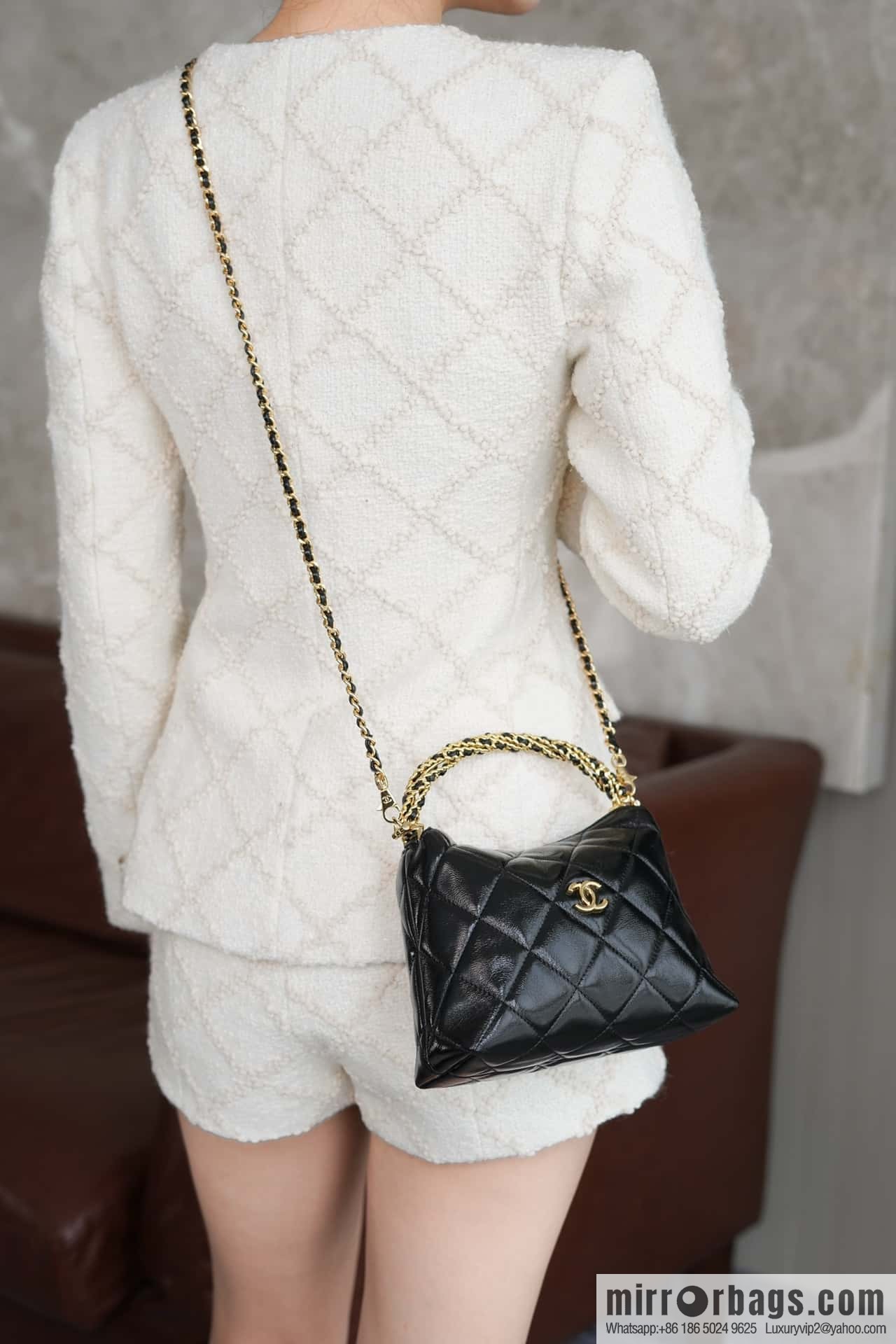CHANEL 24b new thick chain handle, lunch box bag, black π€ AP4189 B17675 NZG79