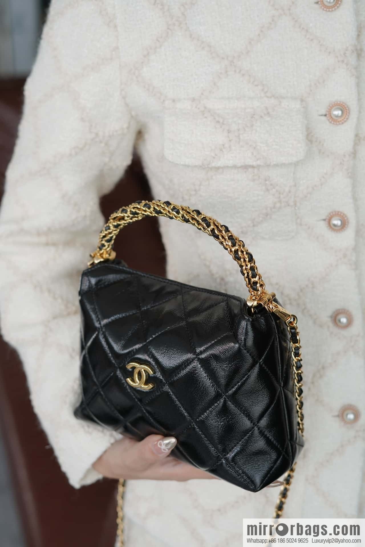 CHANEL 24b new thick chain handle, lunch box bag, black π€ AP4189 B17675 NZG79