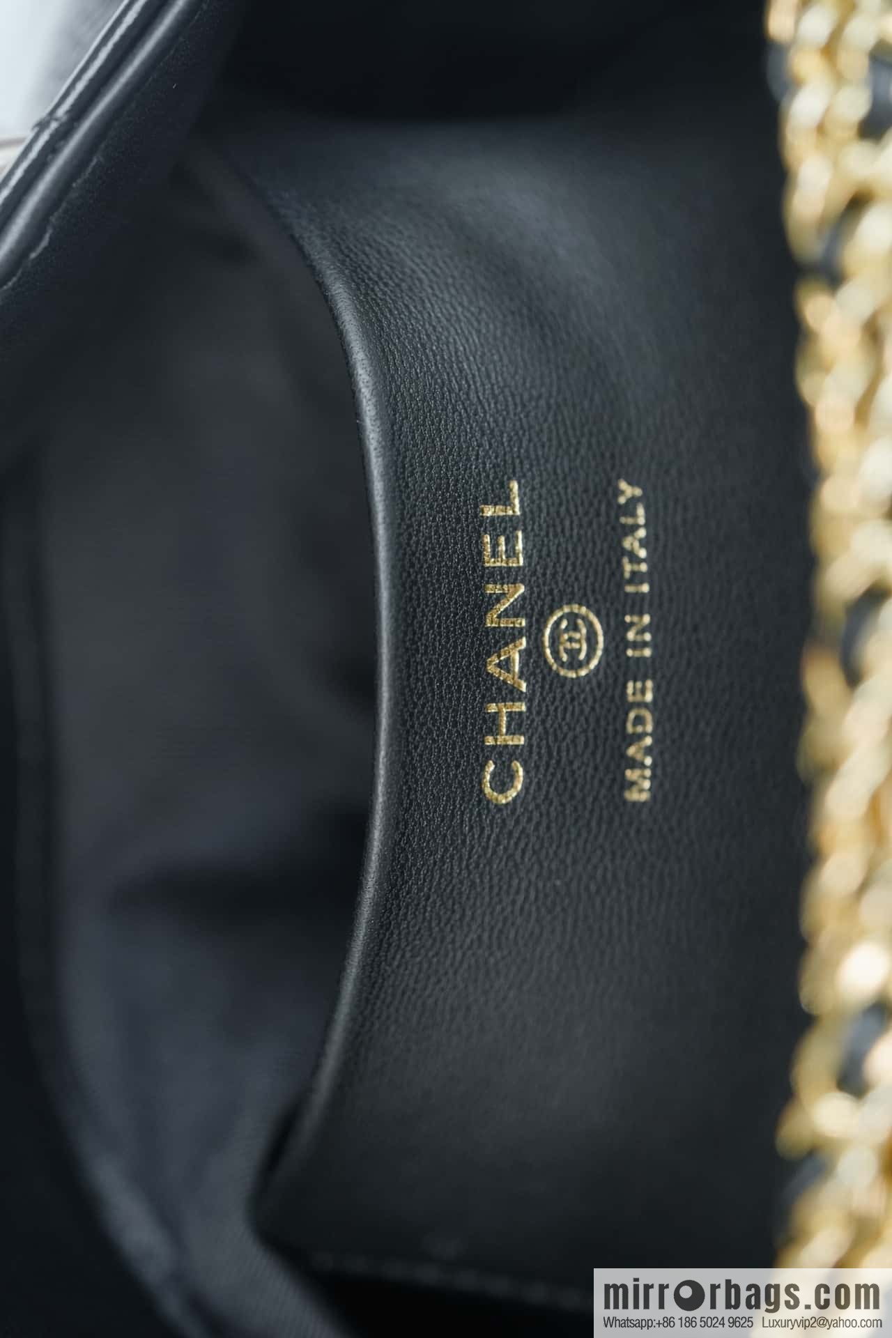 CHANEL 24b new thick chain handle, lunch box bag, black π€ AP4189 B17675 NZG79