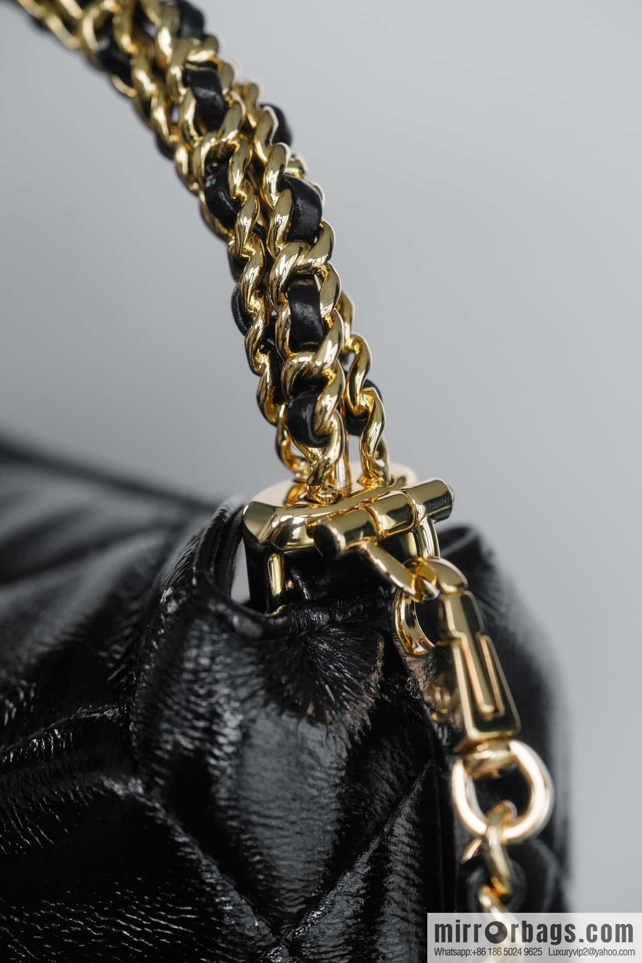 CHANEL 24b new thick chain handle, lunch box bag, black π€ AP4189 B17675 NZG79