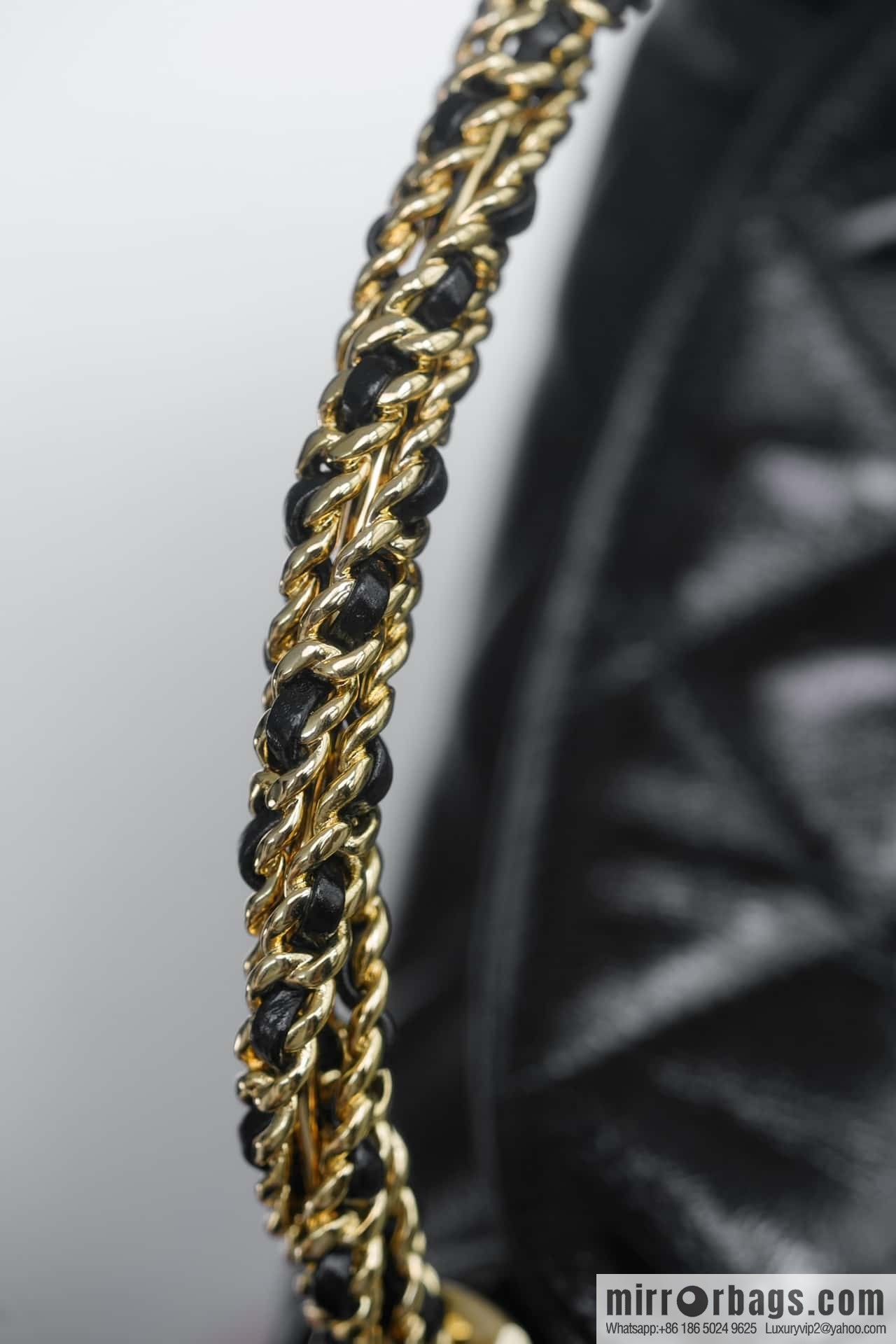 CHANEL 24b new thick chain handle, lunch box bag, black π€ AP4189 B17675 NZG79