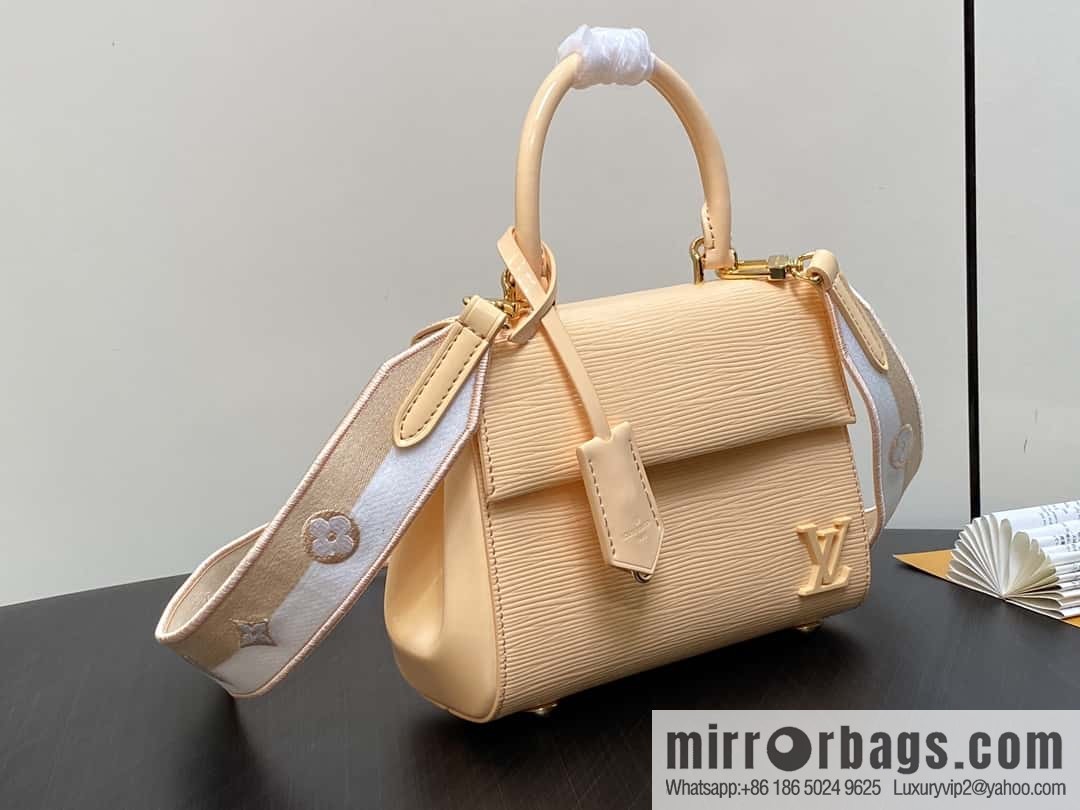 [Original order boutique] M24616 apricot patent leather, water ripple handbag series CLUNY mini handbag M58928 M24616 bright burgundy (cloth shoulder color label)