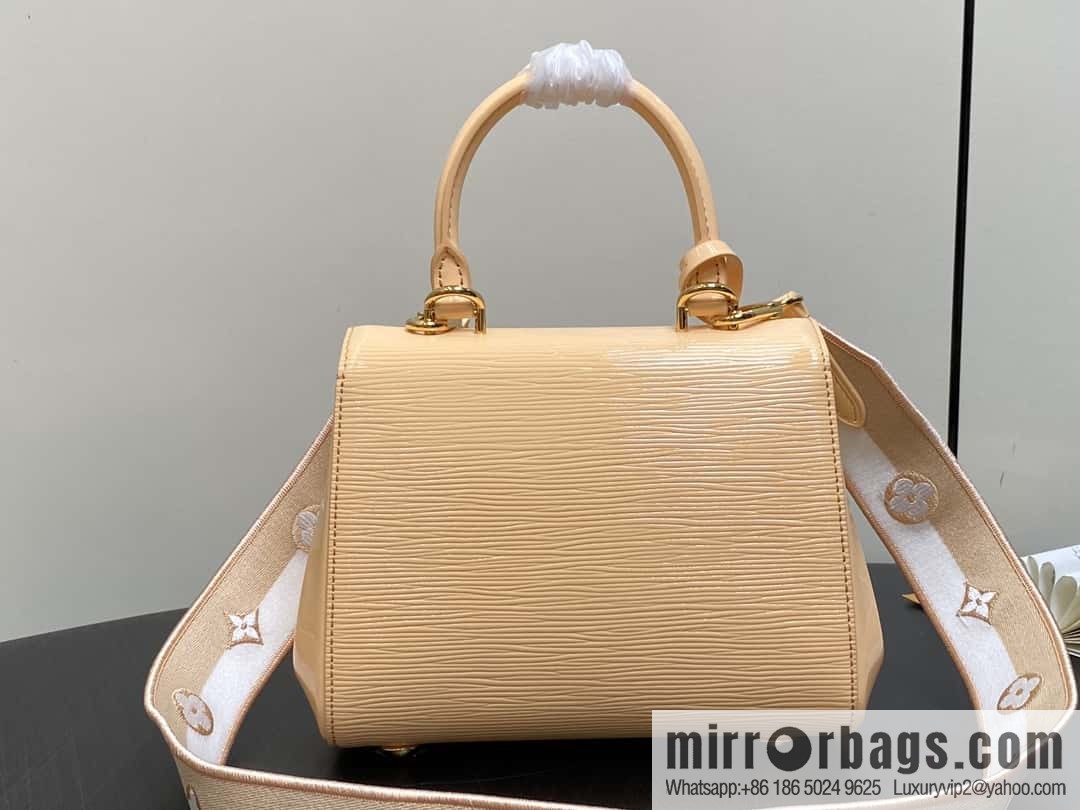[Original order boutique] M24616 apricot patent leather, water ripple handbag series CLUNY mini handbag M58928 M24616 bright burgundy (cloth shoulder color label)