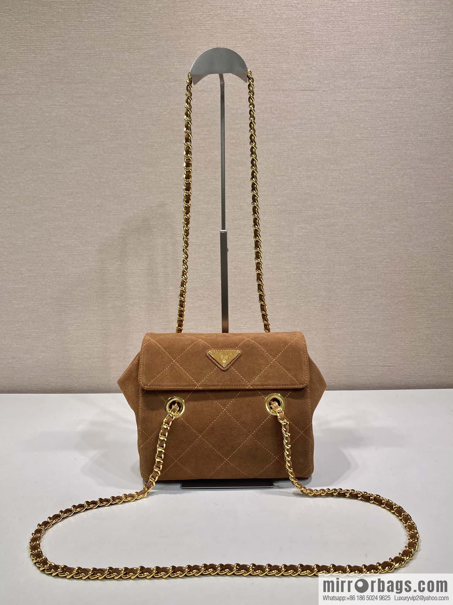 PRADA 🎉 🎉 1BD600 Suede