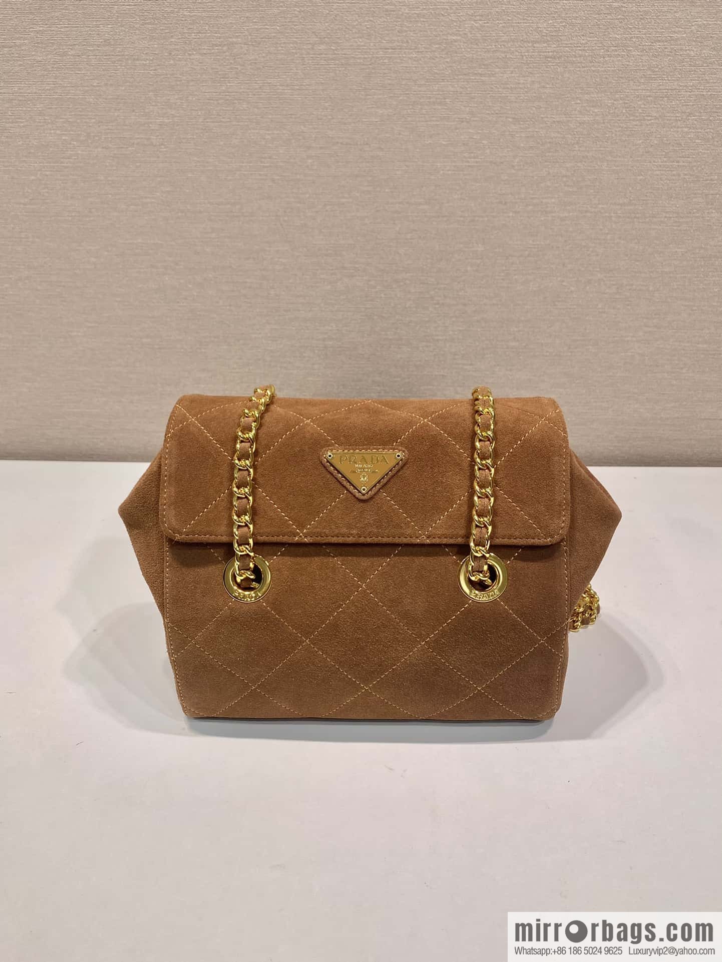 PRADA 🎉 🎉 1BD600 Suede
