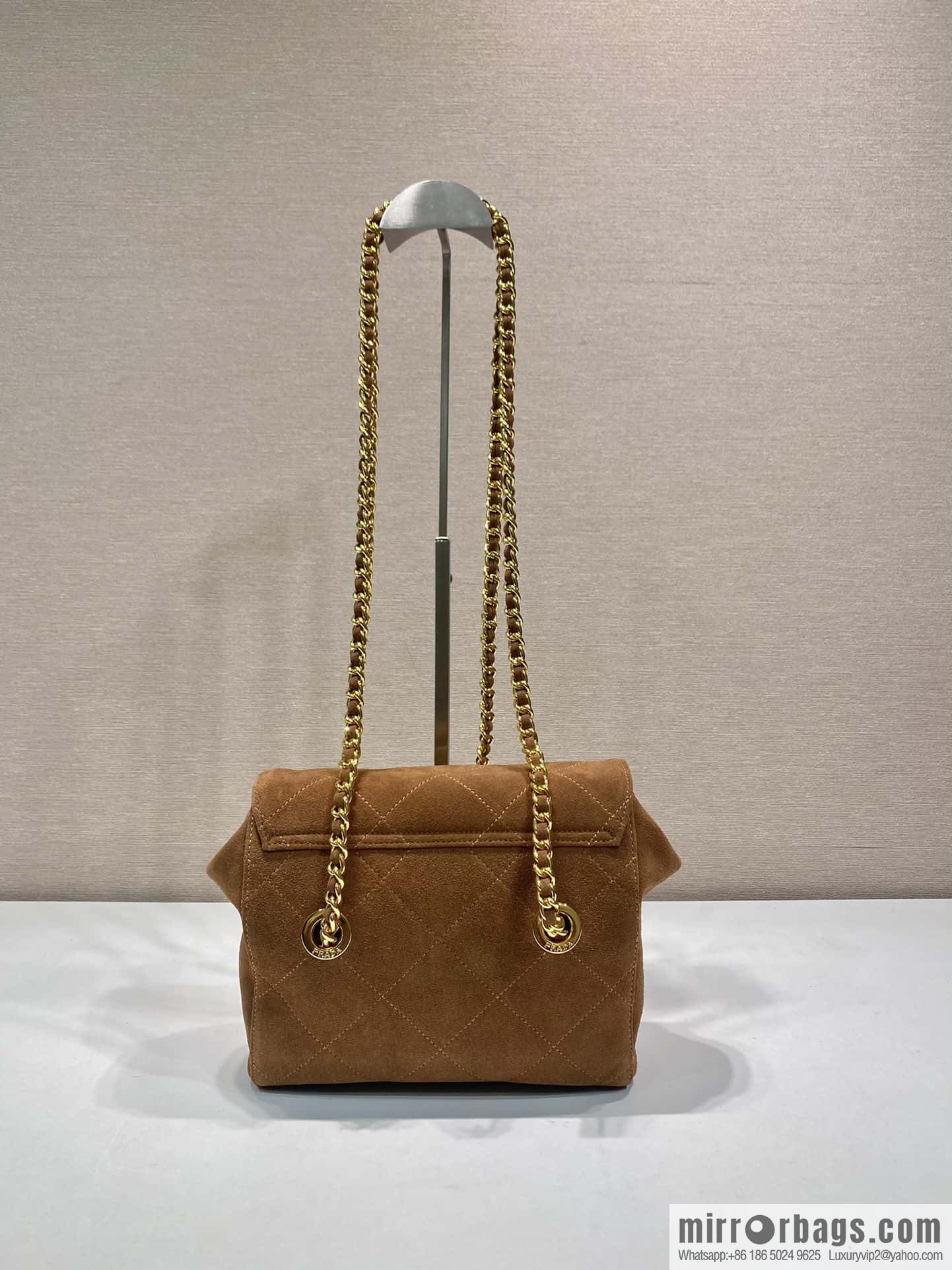 PRADA 🎉 🎉 1BD600 Suede