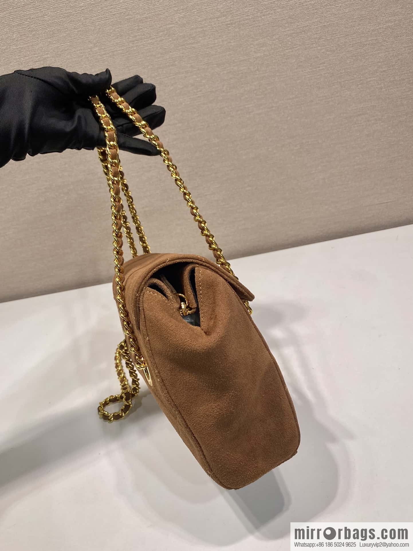 PRADA 🎉 🎉 1BD600 Suede