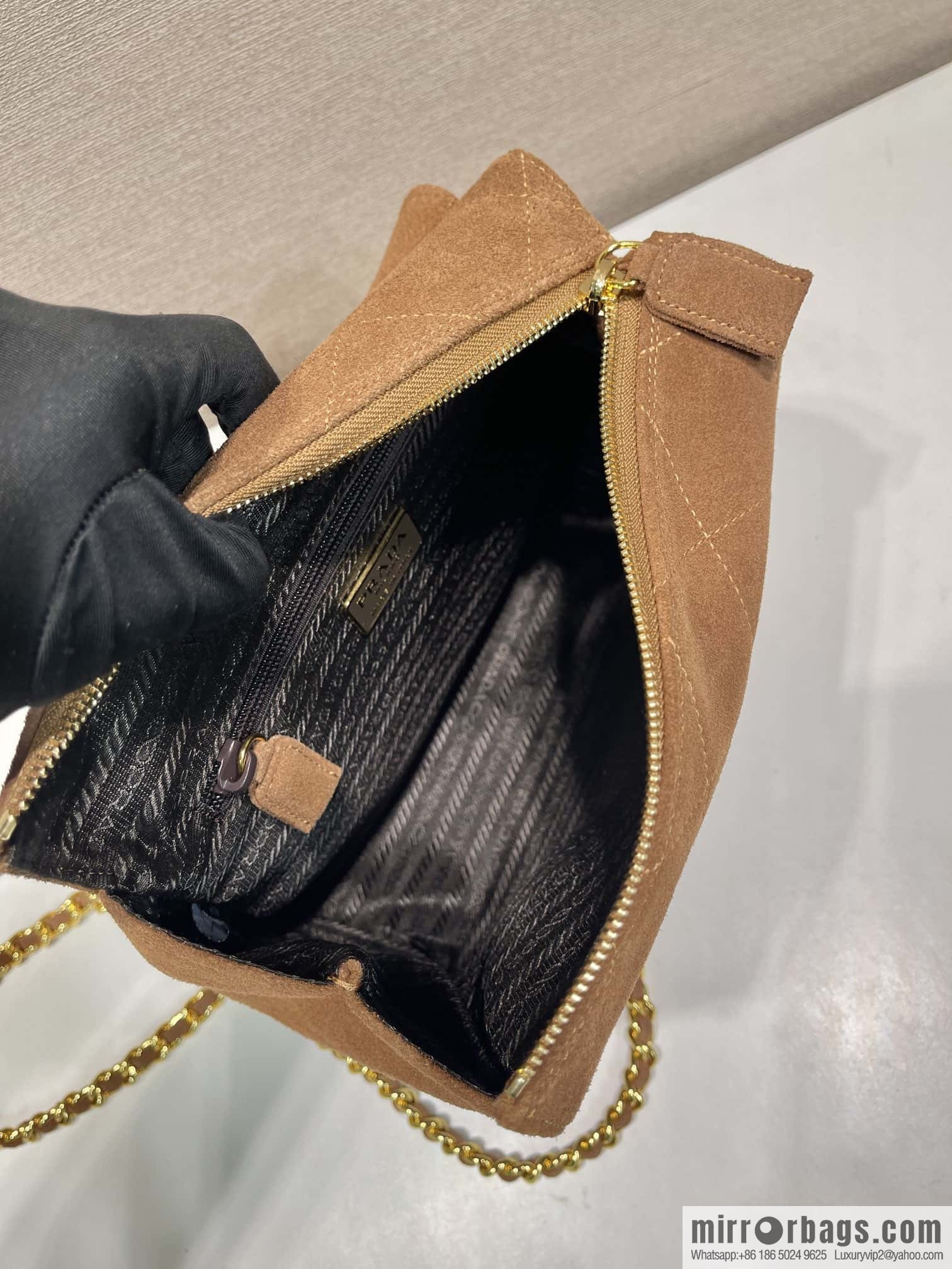 PRADA 🎉 🎉 1BD600 Suede