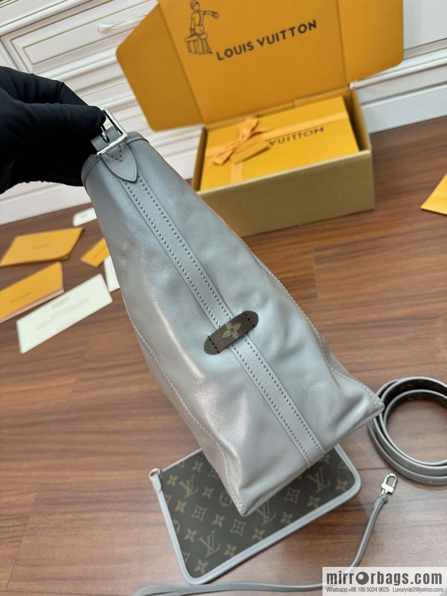 LV M12583 new CARRYALL DARK medium handbag of the season