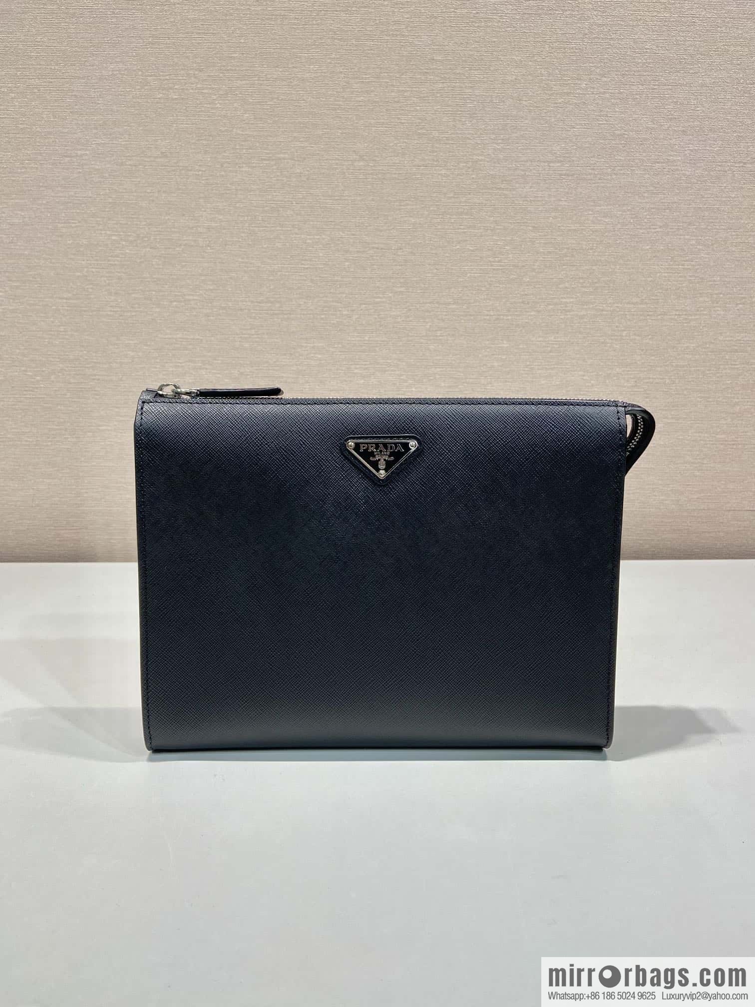 PRADA 🎉 new men's handbag 🎉 2VF030 handbag