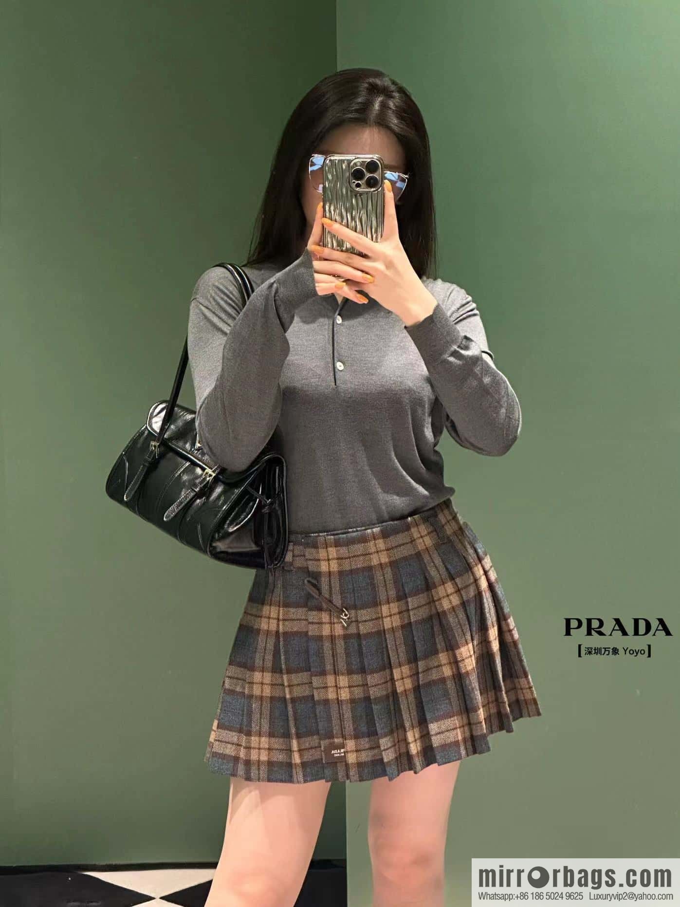 PRADA 🎉 new oil wax bag 🎉 1BD376