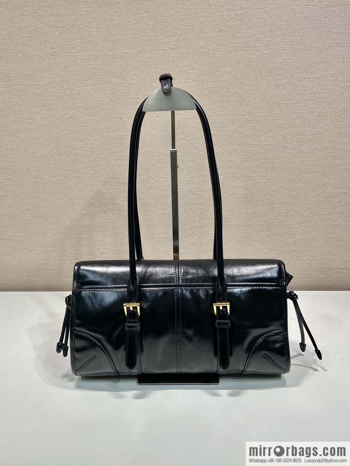 PRADA 🎉 new oil wax bag 🎉 1BD376