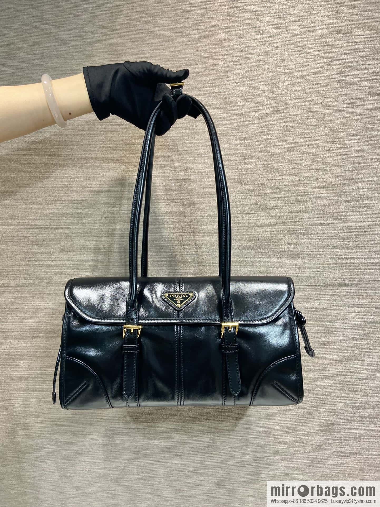 PRADA 🎉 new oil wax bag 🎉 1BD376