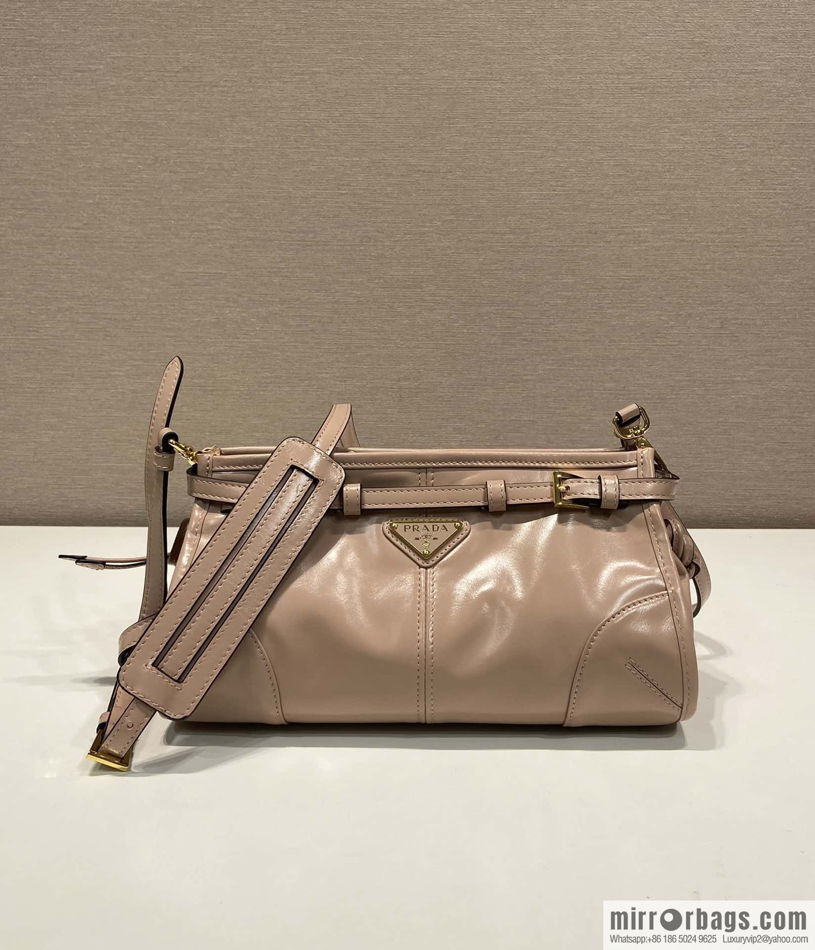 PRADA 🎉 LusSo lf oil wax leather 🎉 1BA215 messenger bag 🎉 pink