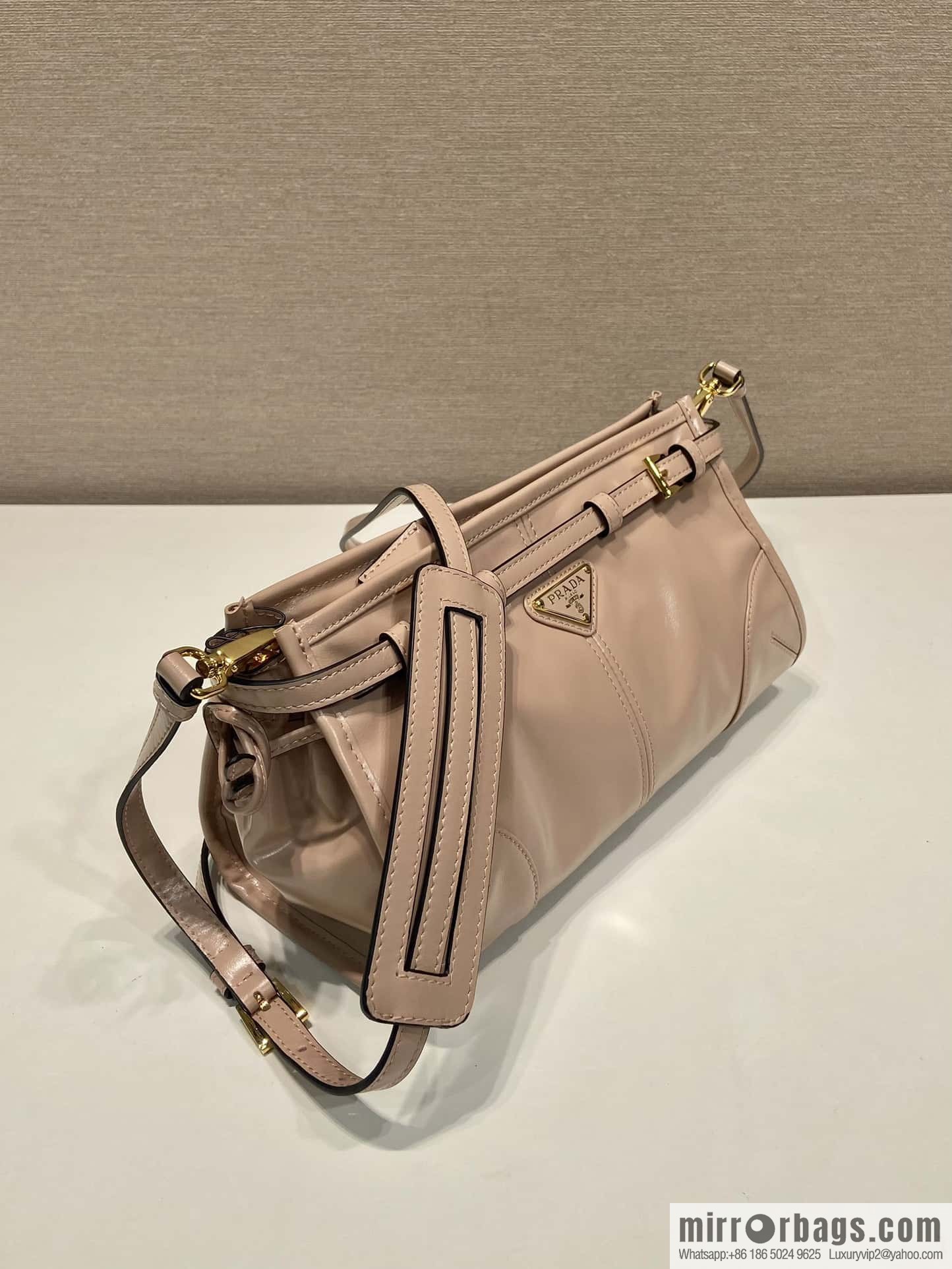 PRADA 🎉 LusSo lf oil wax leather 🎉 1BA215 messenger bag 🎉 pink