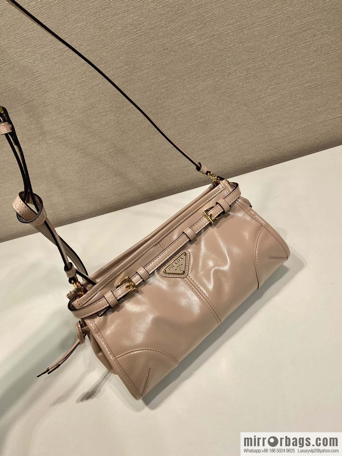 PRADA 🎉 LusSo lf oil wax leather 🎉 1BA215 messenger bag 🎉 pink