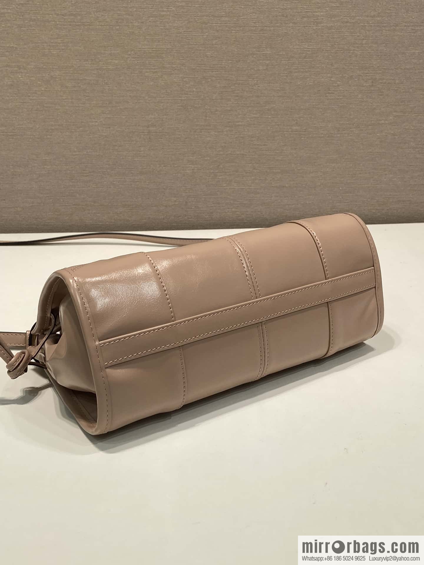 PRADA 🎉 LusSo lf oil wax leather 🎉 1BA215 messenger bag 🎉 pink