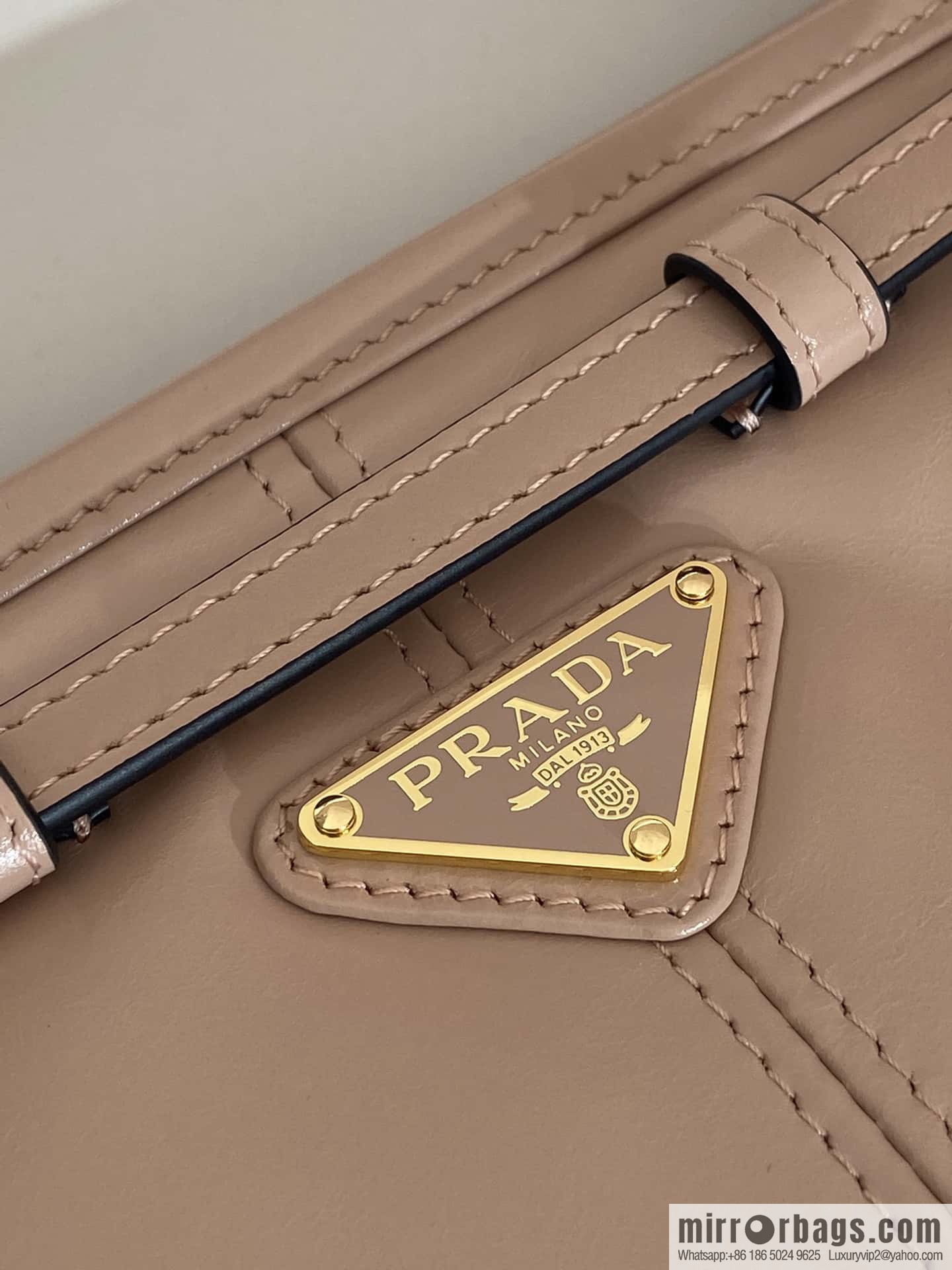 PRADA 🎉 LusSo lf oil wax leather 🎉 1BA215 messenger bag 🎉 pink
