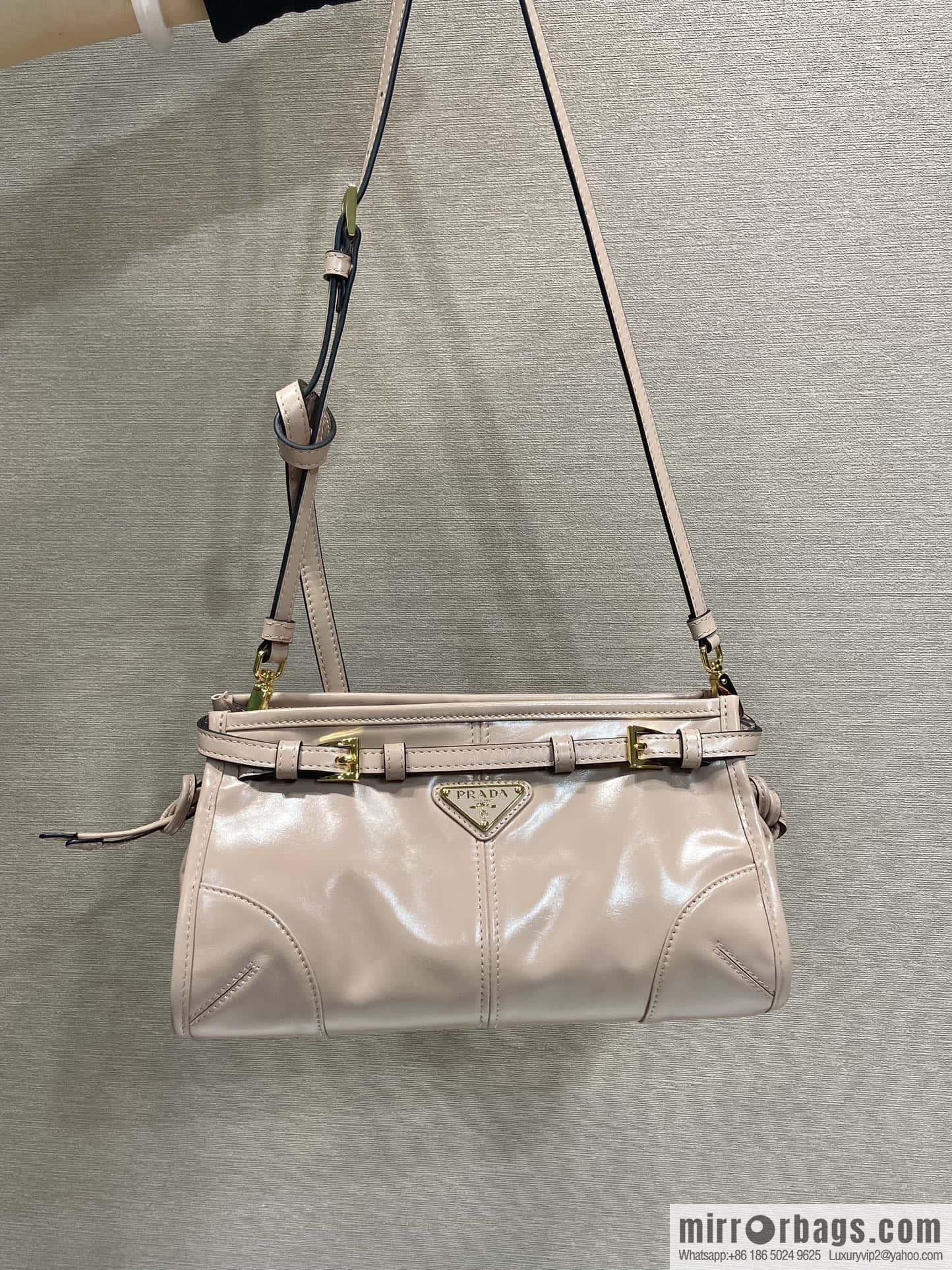 PRADA 🎉 LusSo lf oil wax leather 🎉 1BA215 messenger bag 🎉 pink