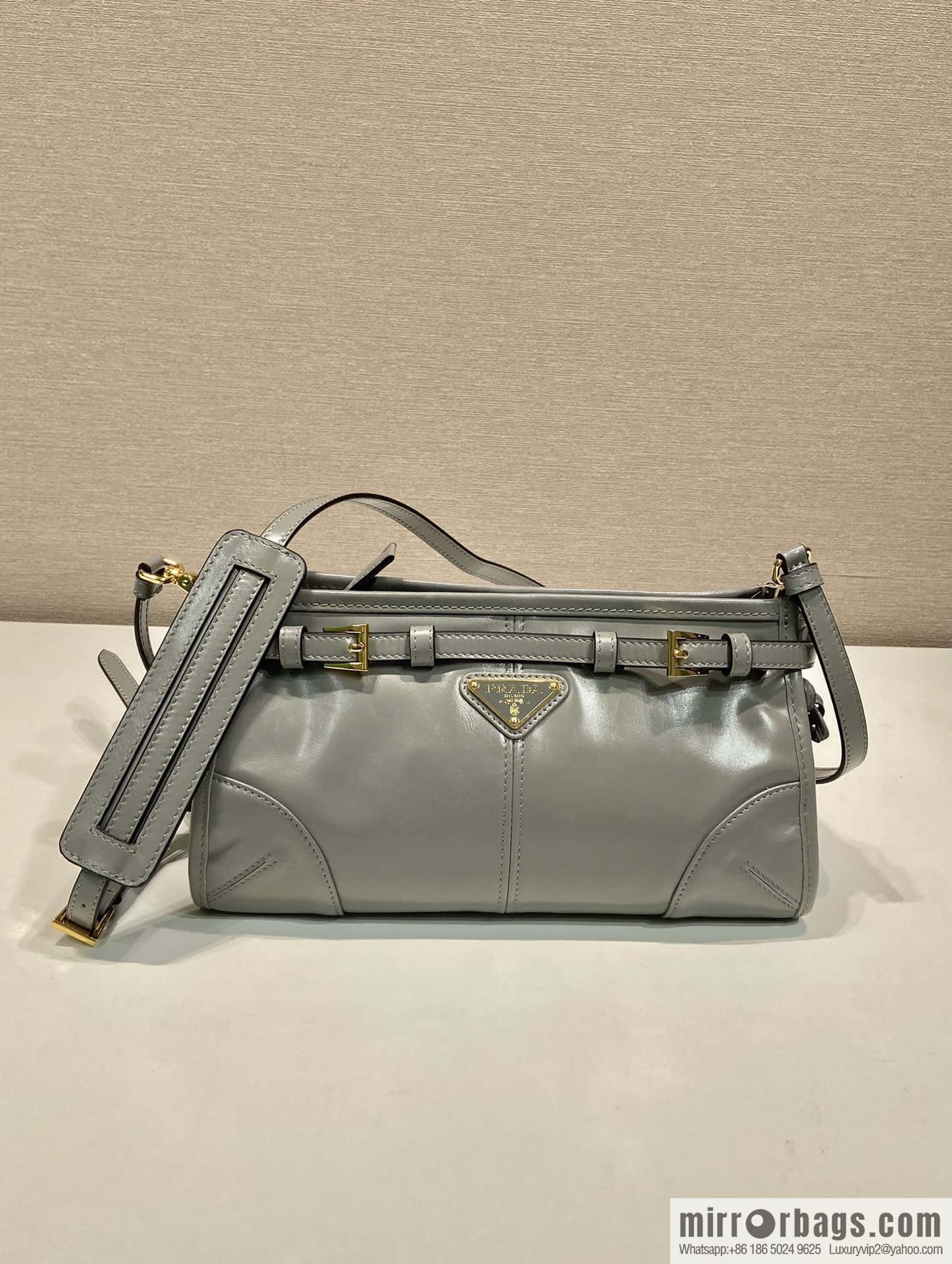 PRADA 🎉 LusSo lf oil wax leather 🎉 1BA215 messenger bag 🎉 grey