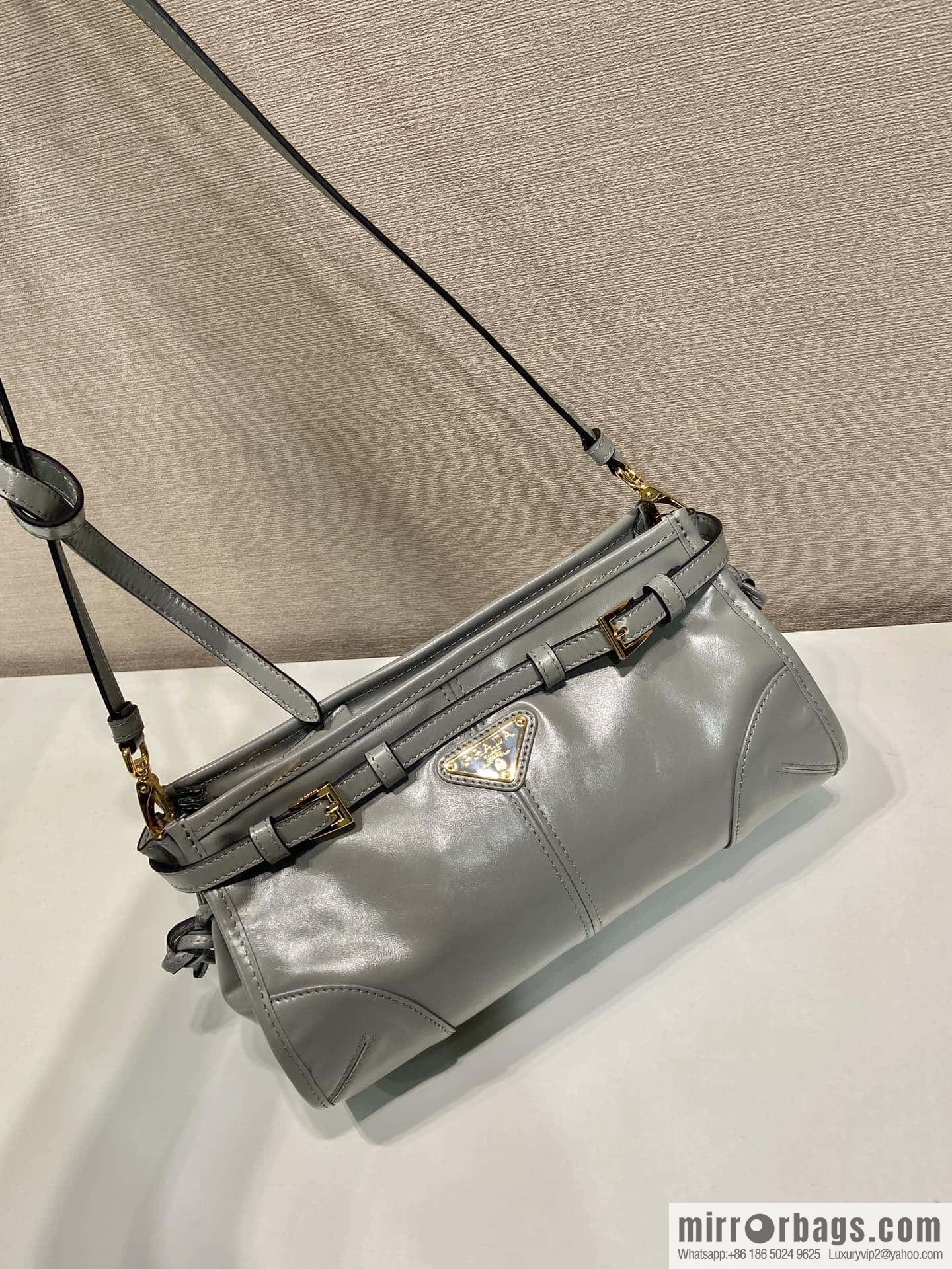 PRADA 🎉 LusSo lf oil wax leather 🎉 1BA215 messenger bag 🎉 grey