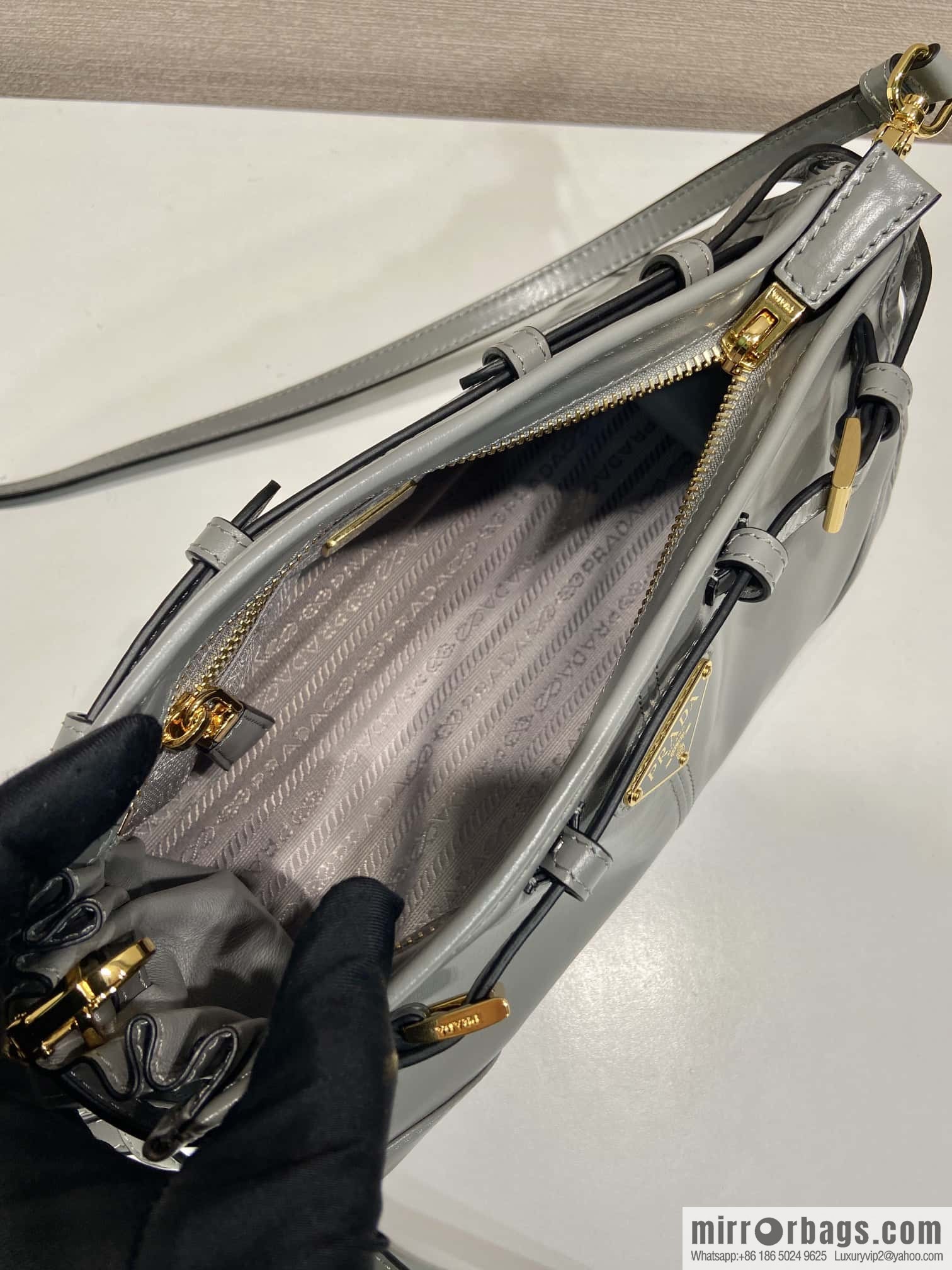 PRADA 🎉 LusSo lf oil wax leather 🎉 1BA215 messenger bag 🎉 grey