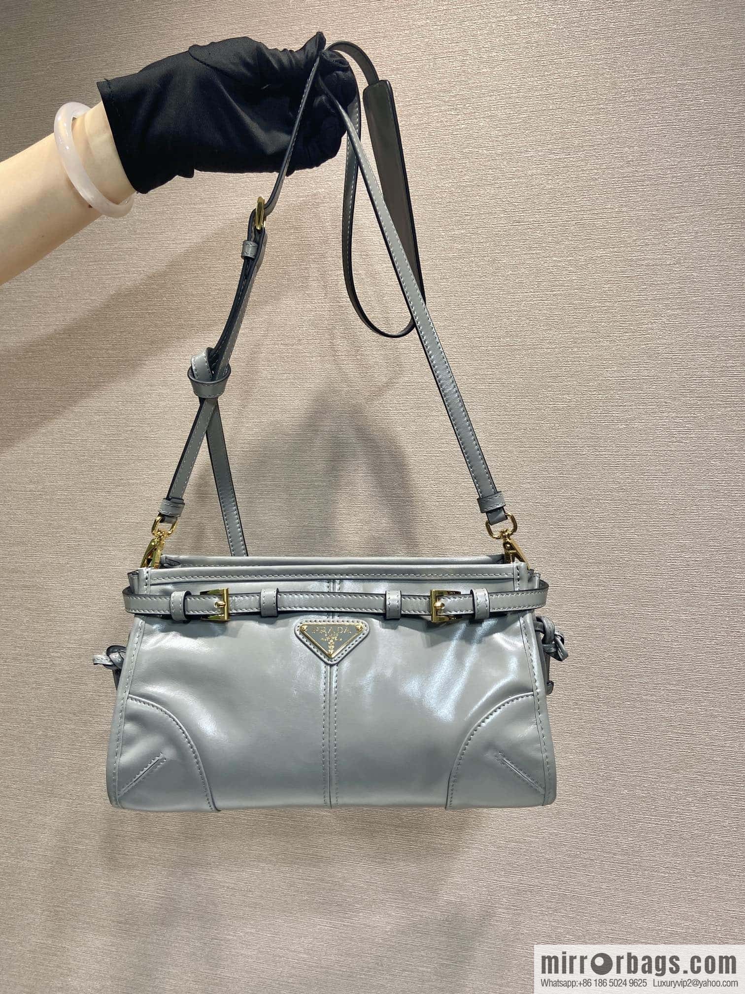 PRADA 🎉 LusSo lf oil wax leather 🎉 1BA215 messenger bag 🎉 grey