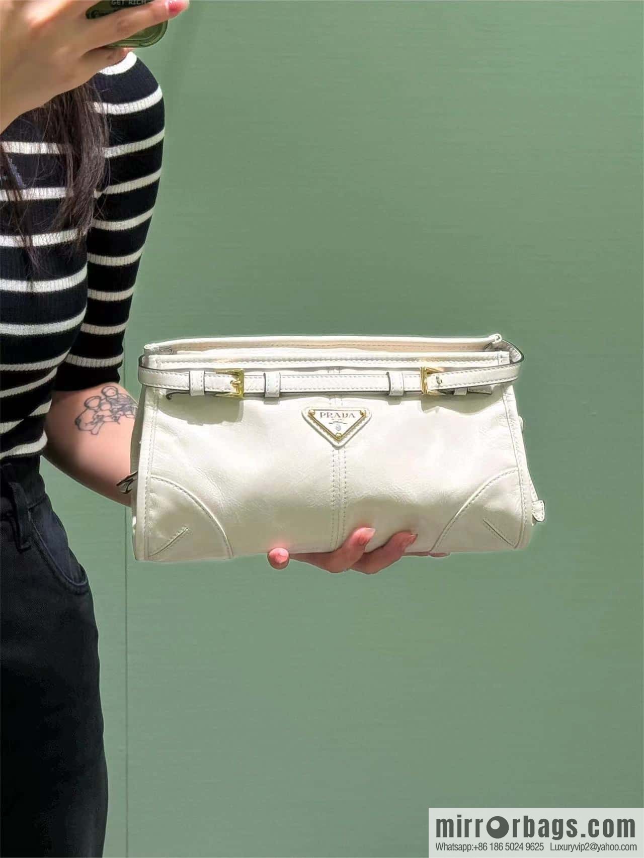 PRADA 🎉 LusSo lf oil wax leather 🎉 1BA215 messenger bag 🎉 white