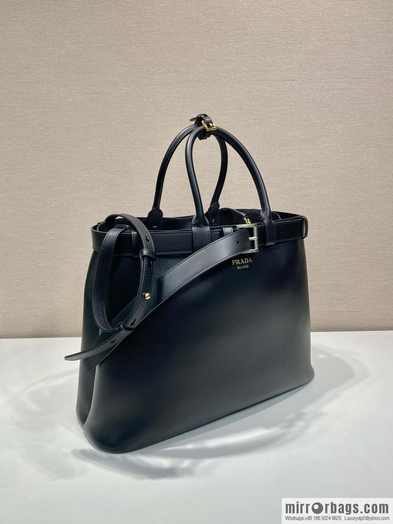 PRADA 🎉 new men's 🎉 1BA419 plus size