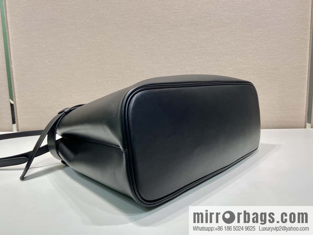 PRADA 🎉 new men's 🎉 1BA419 plus size