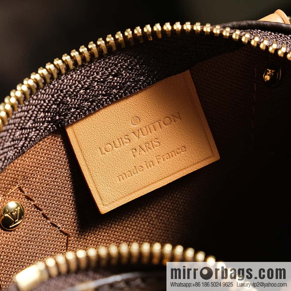 LV 𝐍𝐀𝐍𝐎 𝐒𝐏𝐄𝐄𝐃𝐘 𝐌𝐈𝐍𝐈 chip diamond beating code pillow bag series M81085