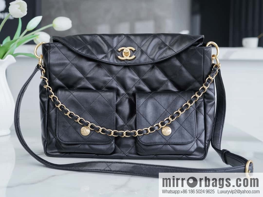 𝗖𝗛𝗔𝗡𝗘𝗟 𝟐𝟒𝐩 𝒉𝒐𝒃𝒐 messenger bag, large, black ◾️ AS4668