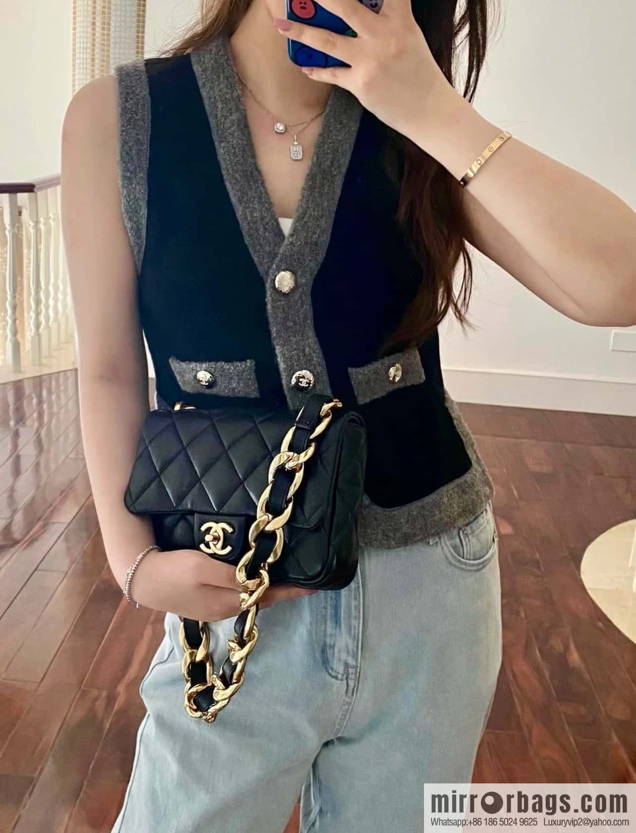 𝗖𝗵𝗮𝗻𝗲𝗹 𝟮𝟮𝘀 thick chain cf armpit bag, small AS3214