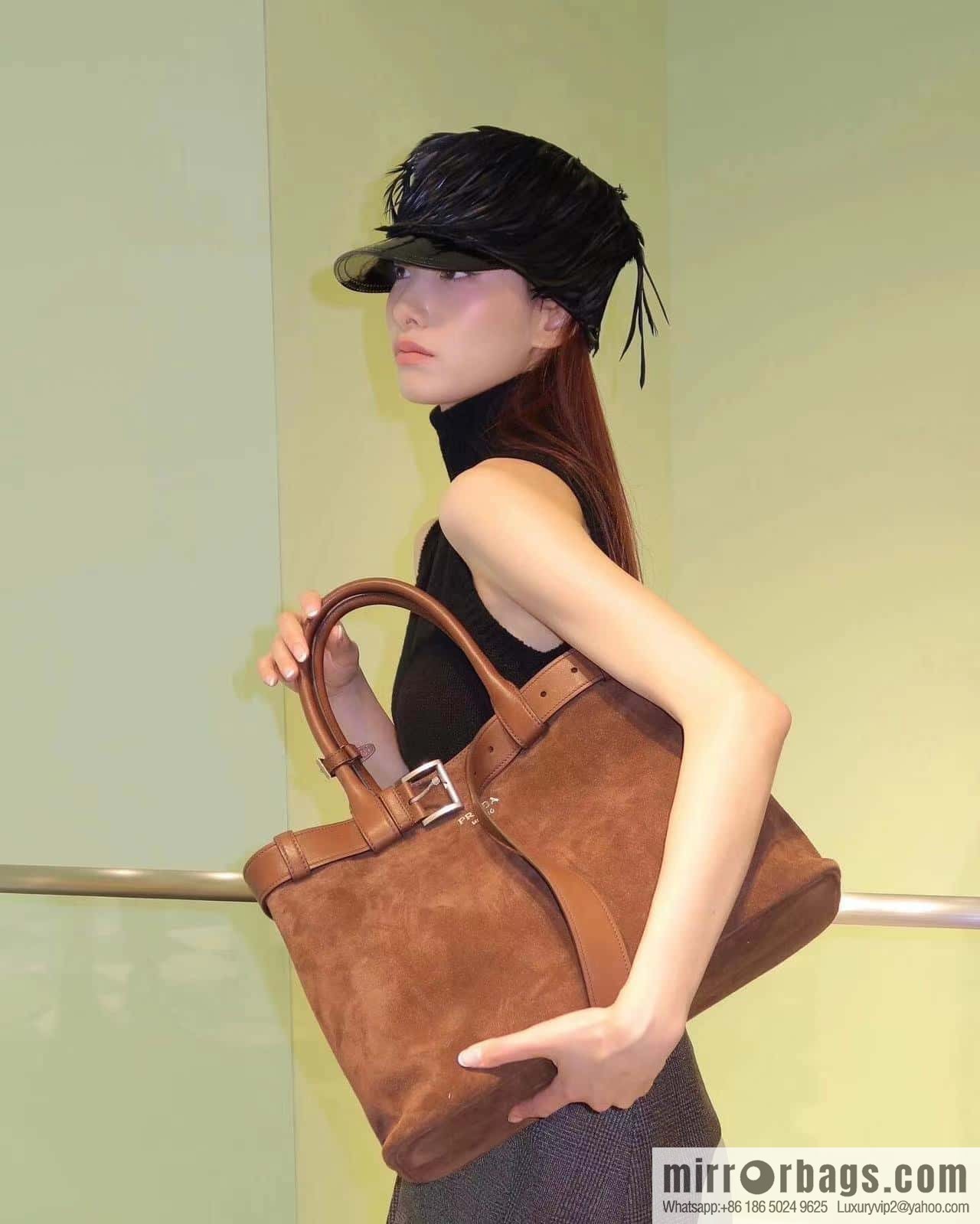 PRADA 🎉 new women's bag 🎉 1BA416 large fleece leather🎉